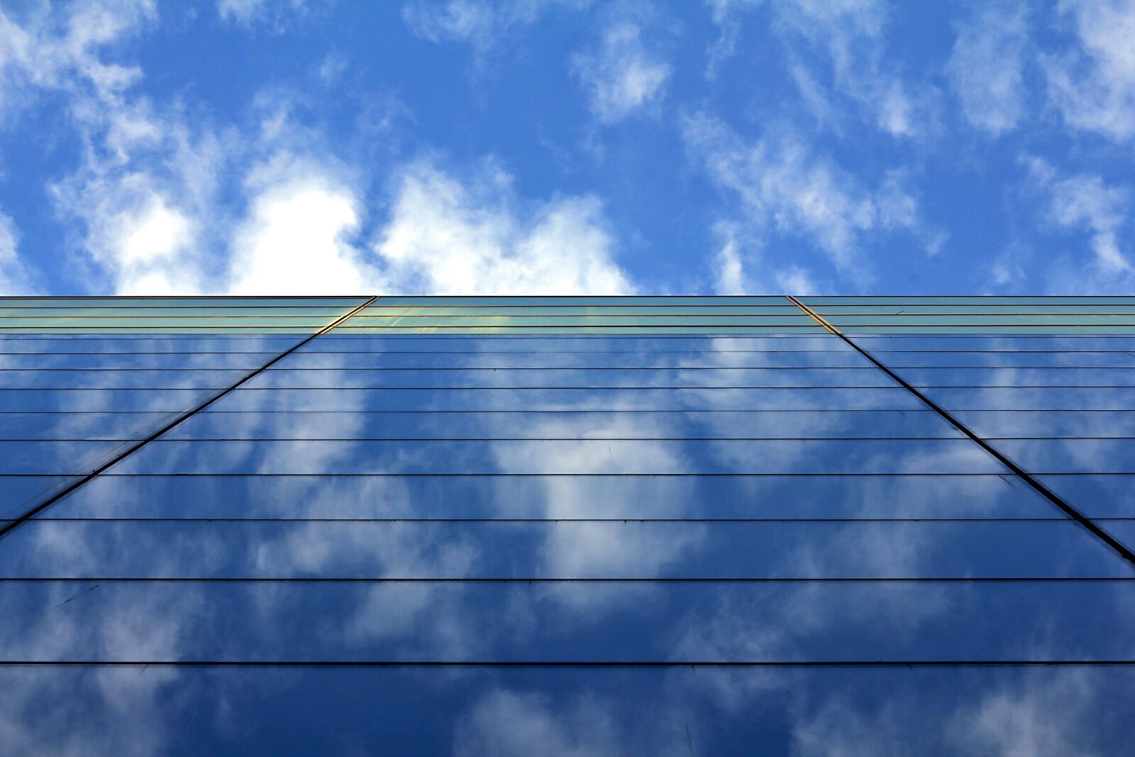 Canon EOS 60D + Canon EF 50mm F1.8 STM sample photo. Sky, blue sky, sun photography