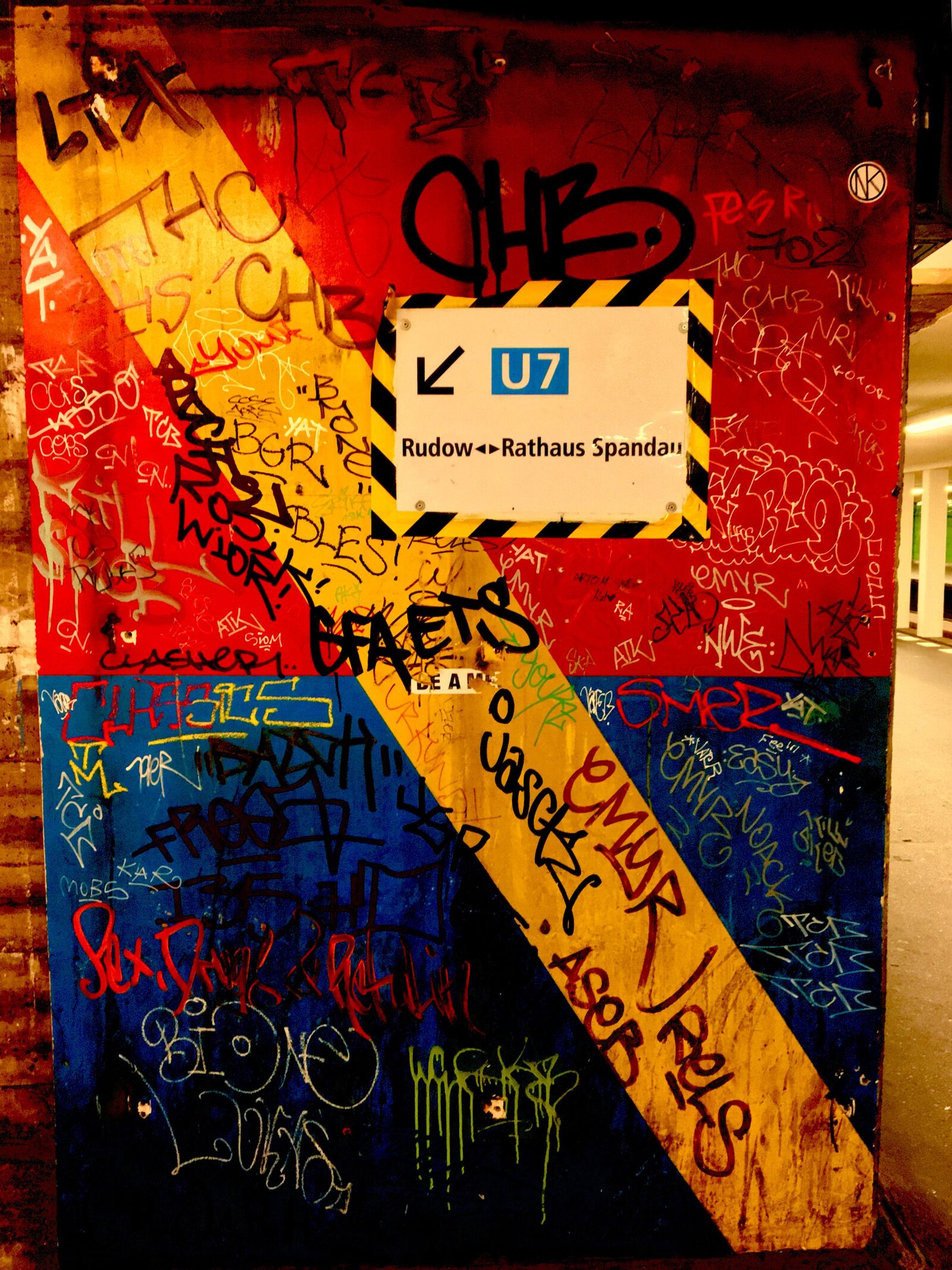 iPhone 6s back camera 4.15mm f/2.2 sample photo. Berlin, street art, graffiti photography