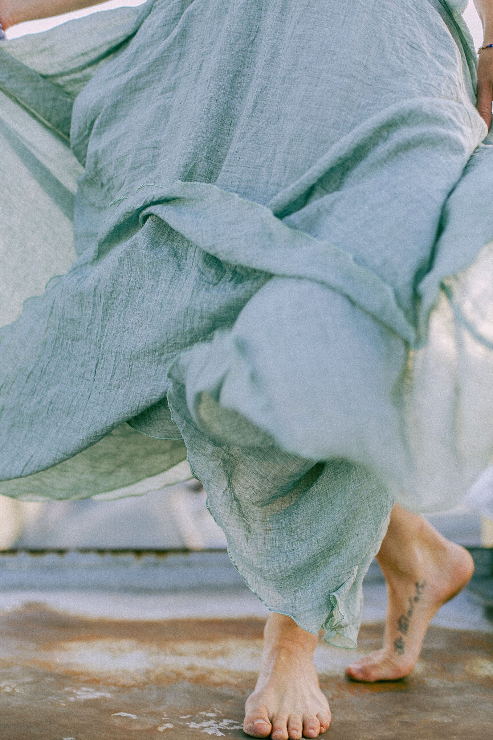 Canon EOS 5D Mark III sample photo. Teal, and, white, dress photography