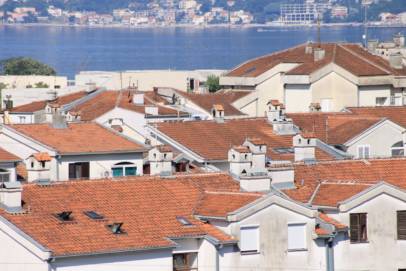 Canon EOS 1100D (EOS Rebel T3 / EOS Kiss X50) sample photo. Montenegro, sea, at home photography