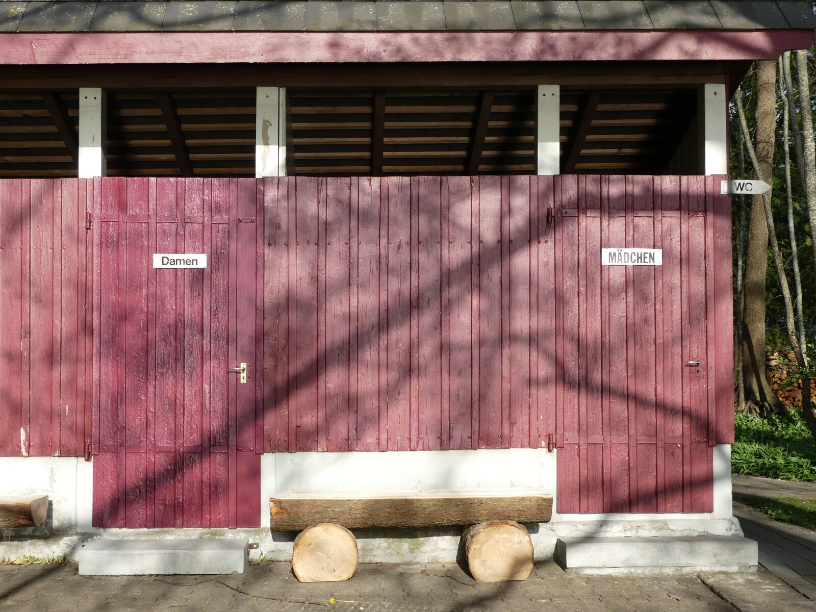 Panasonic Lumix DMC-FZ300 sample photo. Wc, toilet, public photography