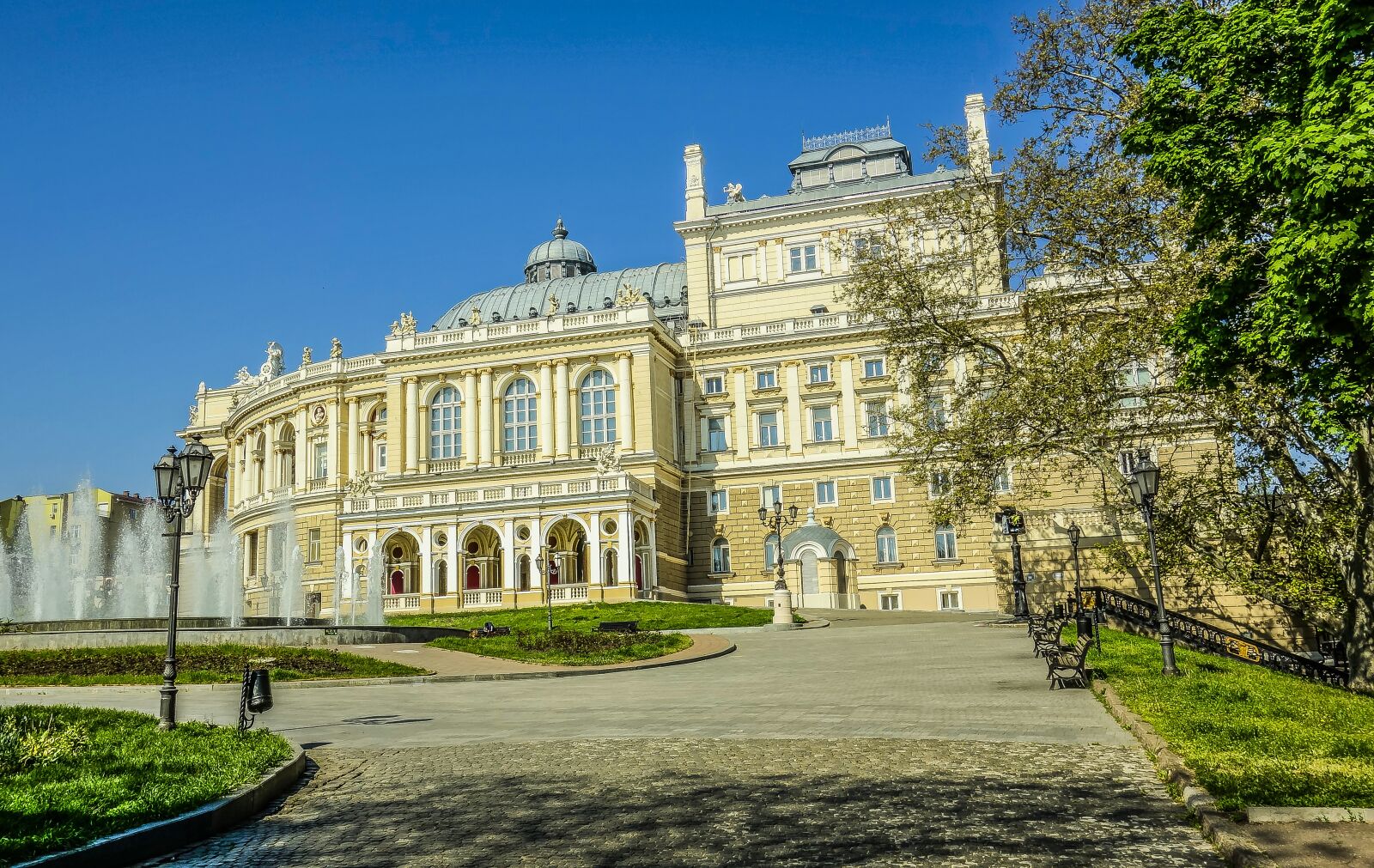 Sony Cyber-shot DSC-RX100 sample photo. Theatre, odessa, road photography
