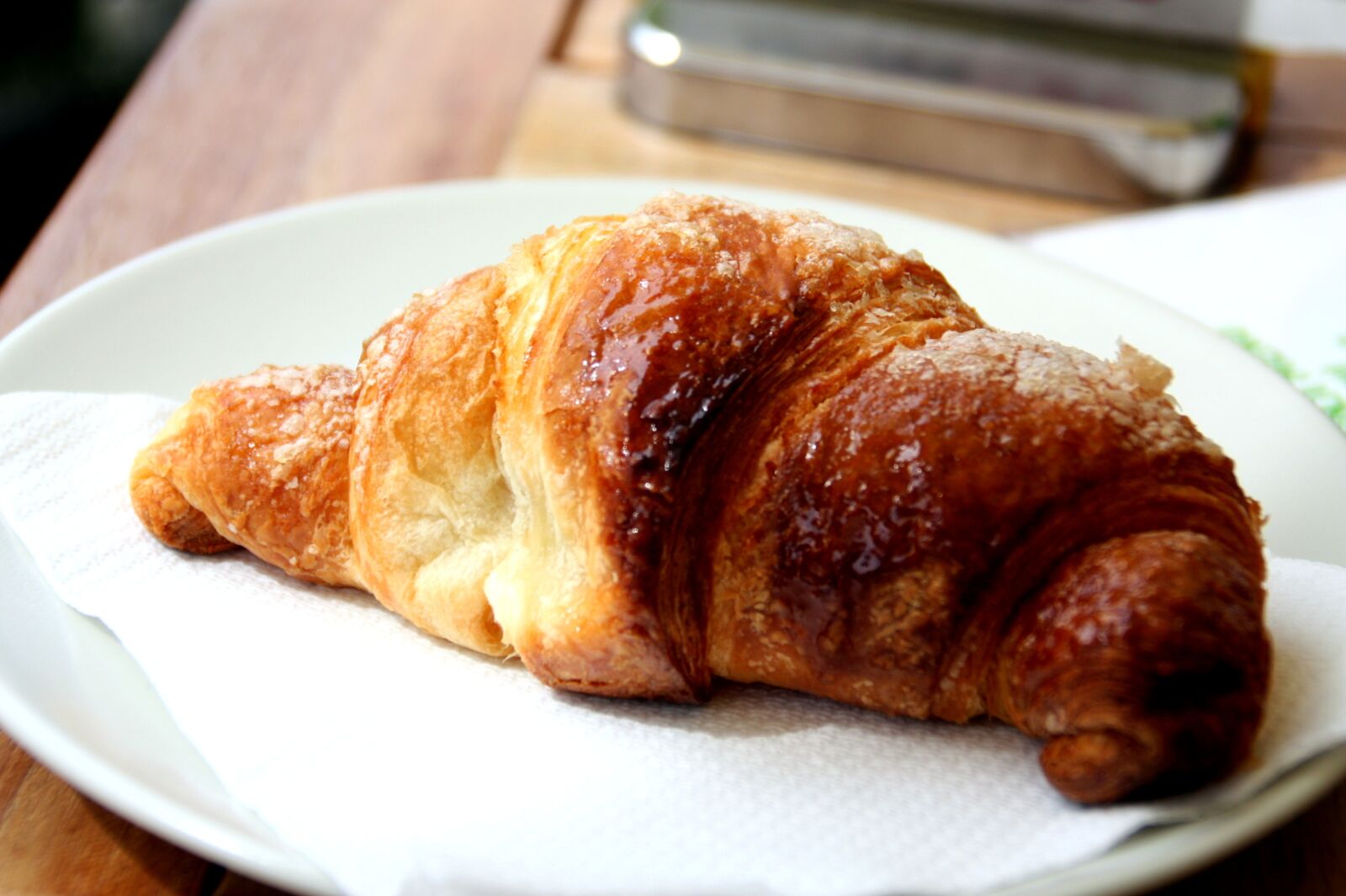 Canon EOS 450D (EOS Rebel XSi / EOS Kiss X2) sample photo. Croisant, coffee, breakfast photography