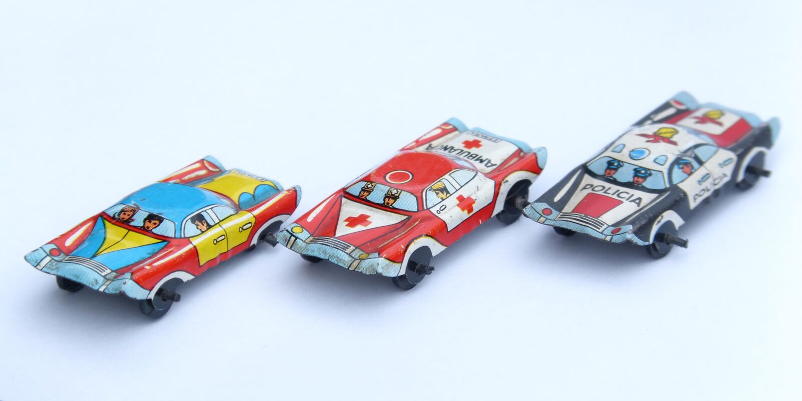 Panasonic DMC-FZ62 sample photo. Cars, toy, tin photography