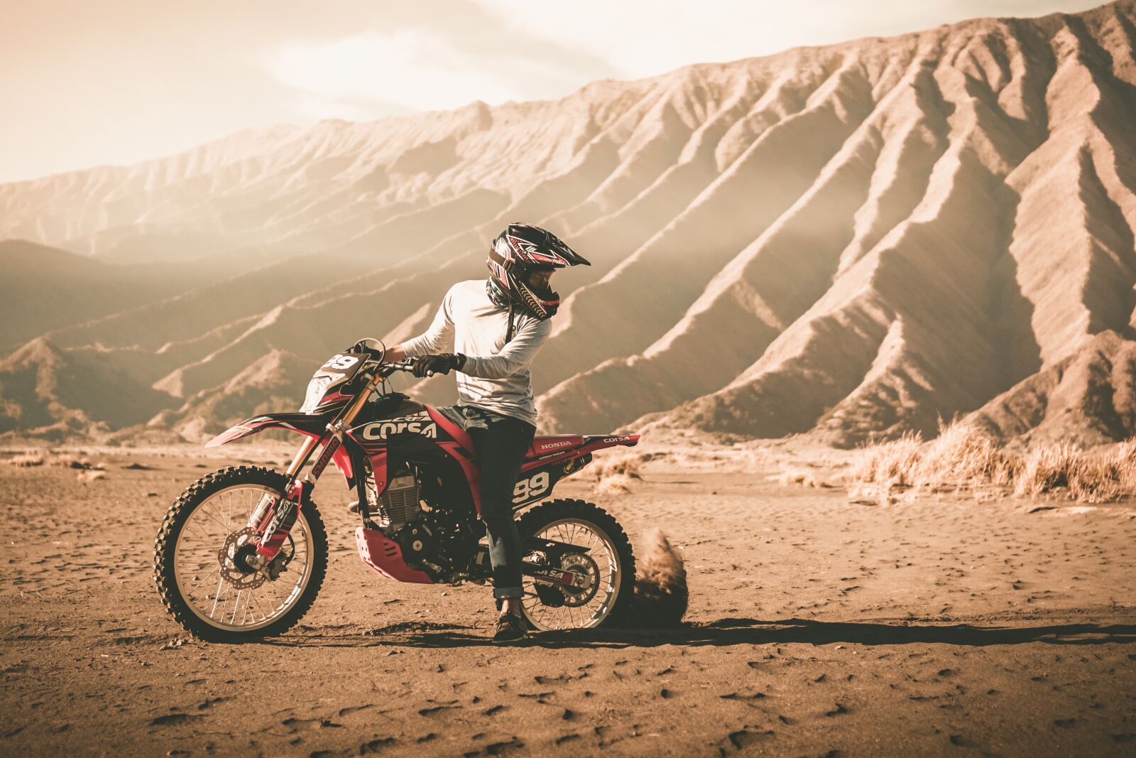 Sony a6000 + Sony E 35mm F1.8 OSS sample photo. Adventure, dessert, motorcross photography