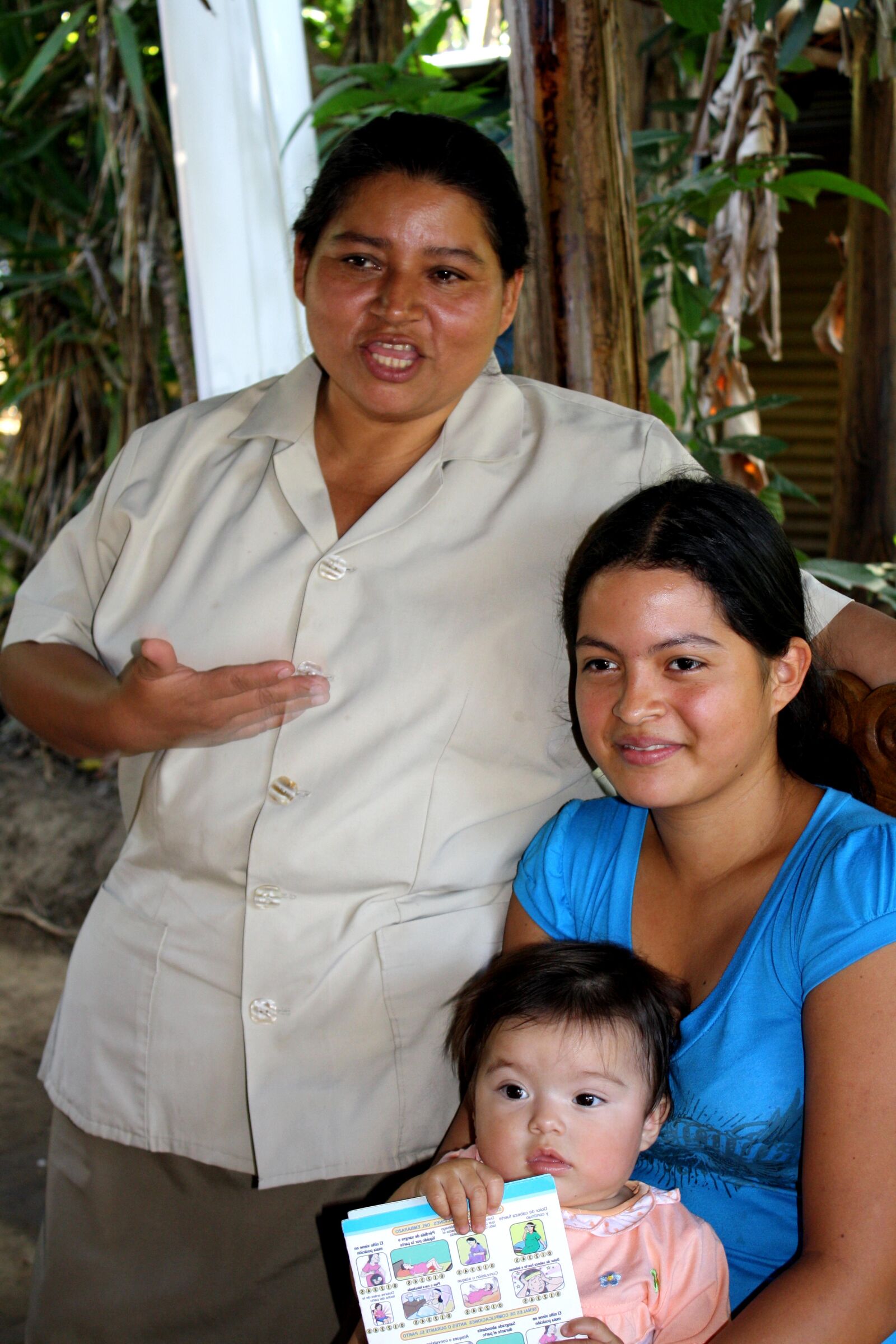 Canon EOS 1000D (EOS Digital Rebel XS / EOS Kiss F) sample photo. Health, promoter, explains, cared photography