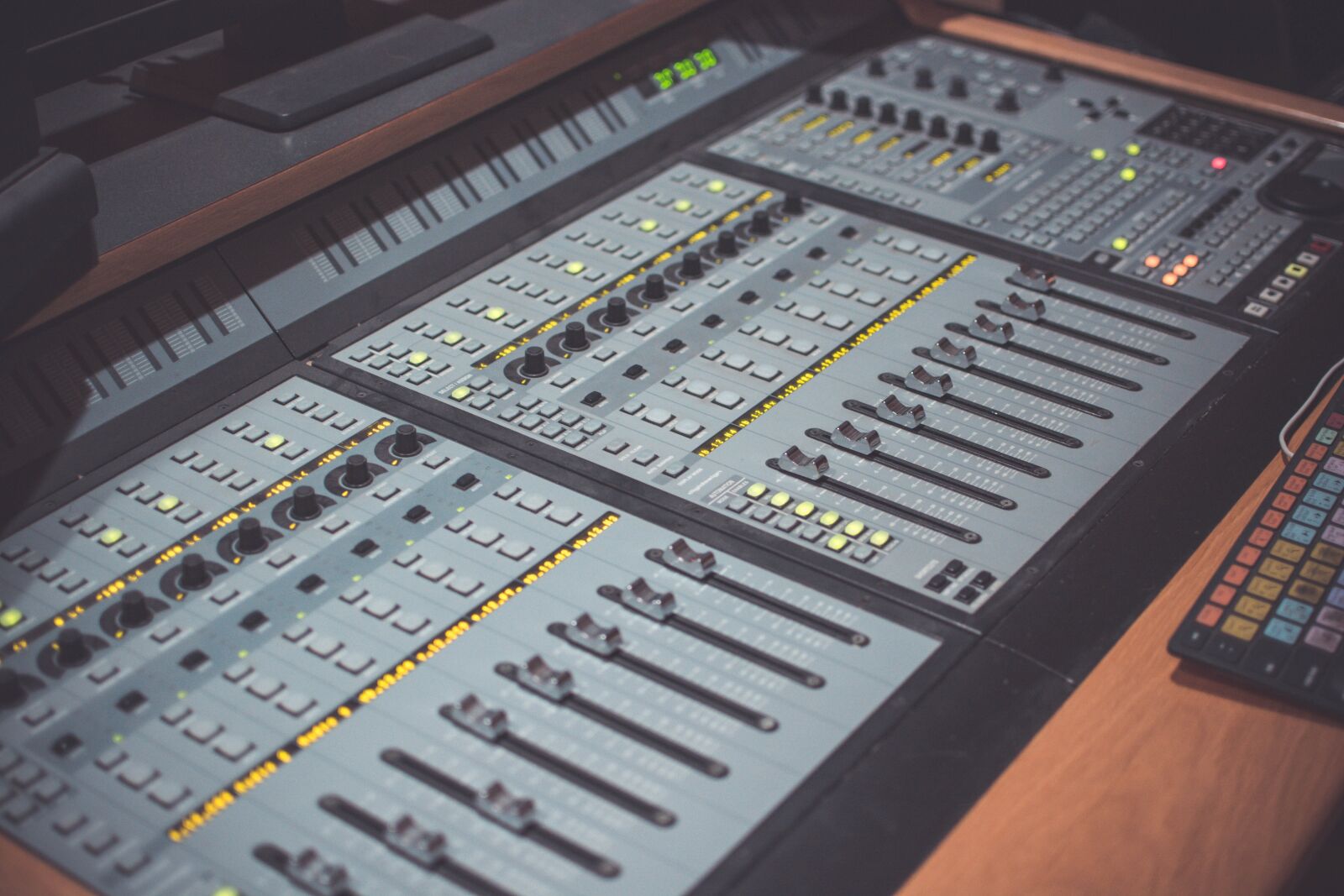 Nikon D5200 sample photo. Pro studio, music studio photography