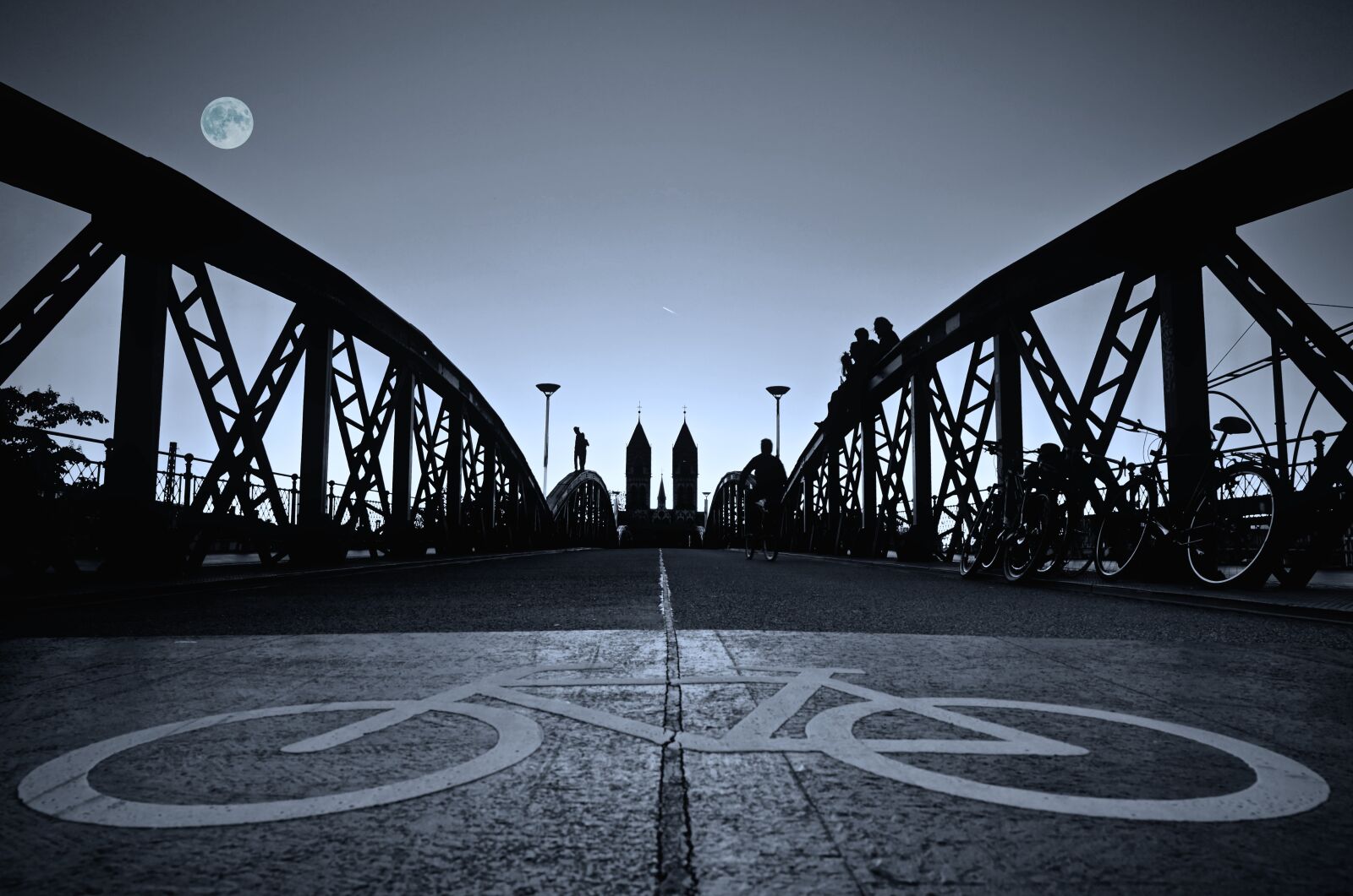 Nikon Z6 + Nikon Nikkor Z 24-70mm F4 S sample photo. Bridge, bike, human photography