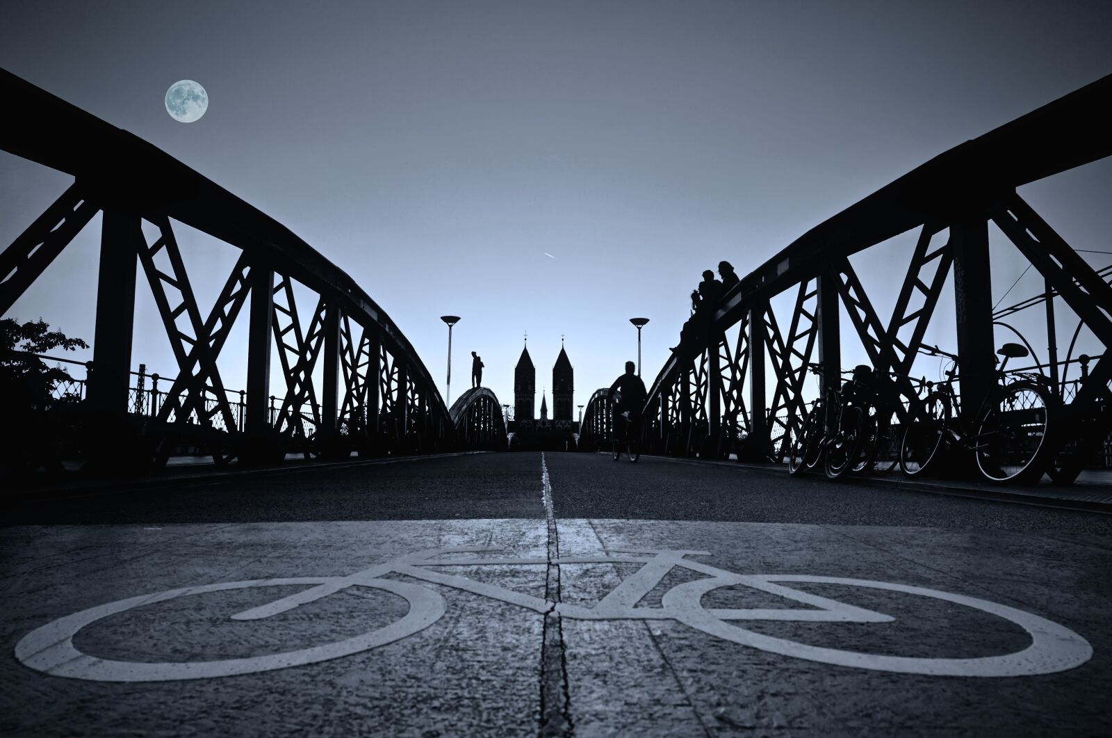 Nikon Nikkor Z 24-70mm F4 S sample photo. Bridge, bike, human photography