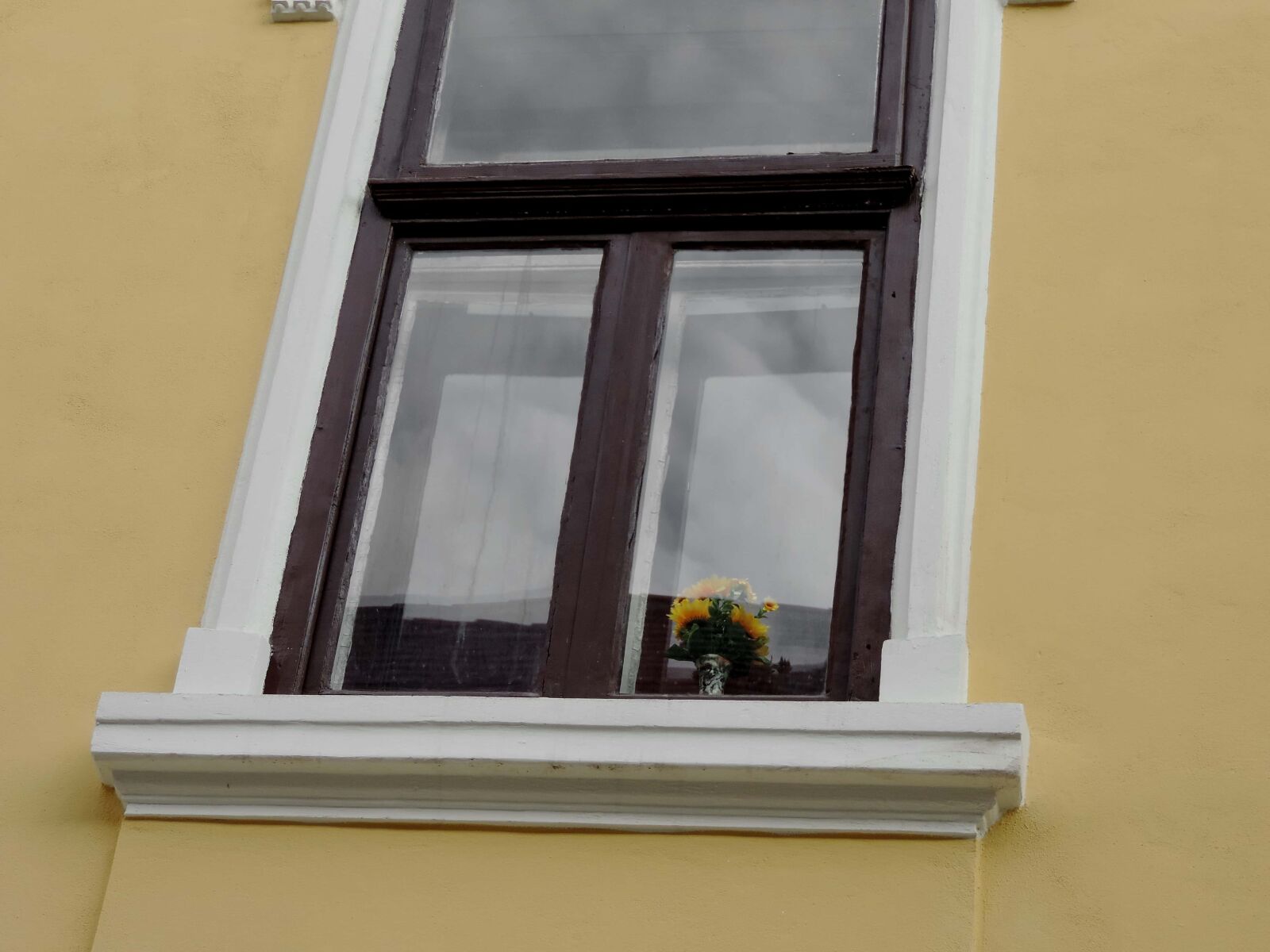 Nikon Coolpix P520 sample photo. House, window, indoors, wood photography