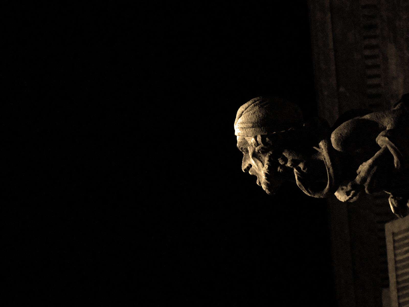 Samsung WB600 / VLUU WB600 /  WB610 sample photo. Gargoyle, gothic quarter, barcelona photography