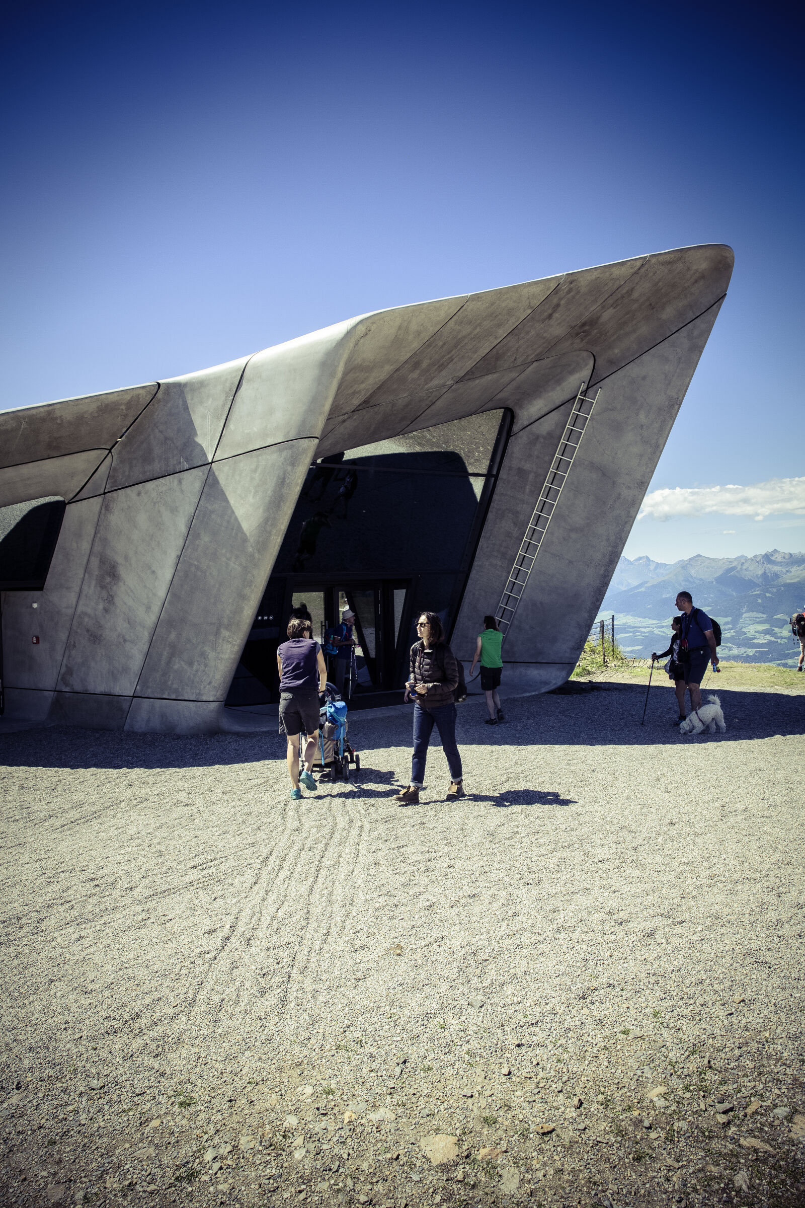 Canon EF 24-70mm F2.8L II USM sample photo. People, building, architecture, museum photography
