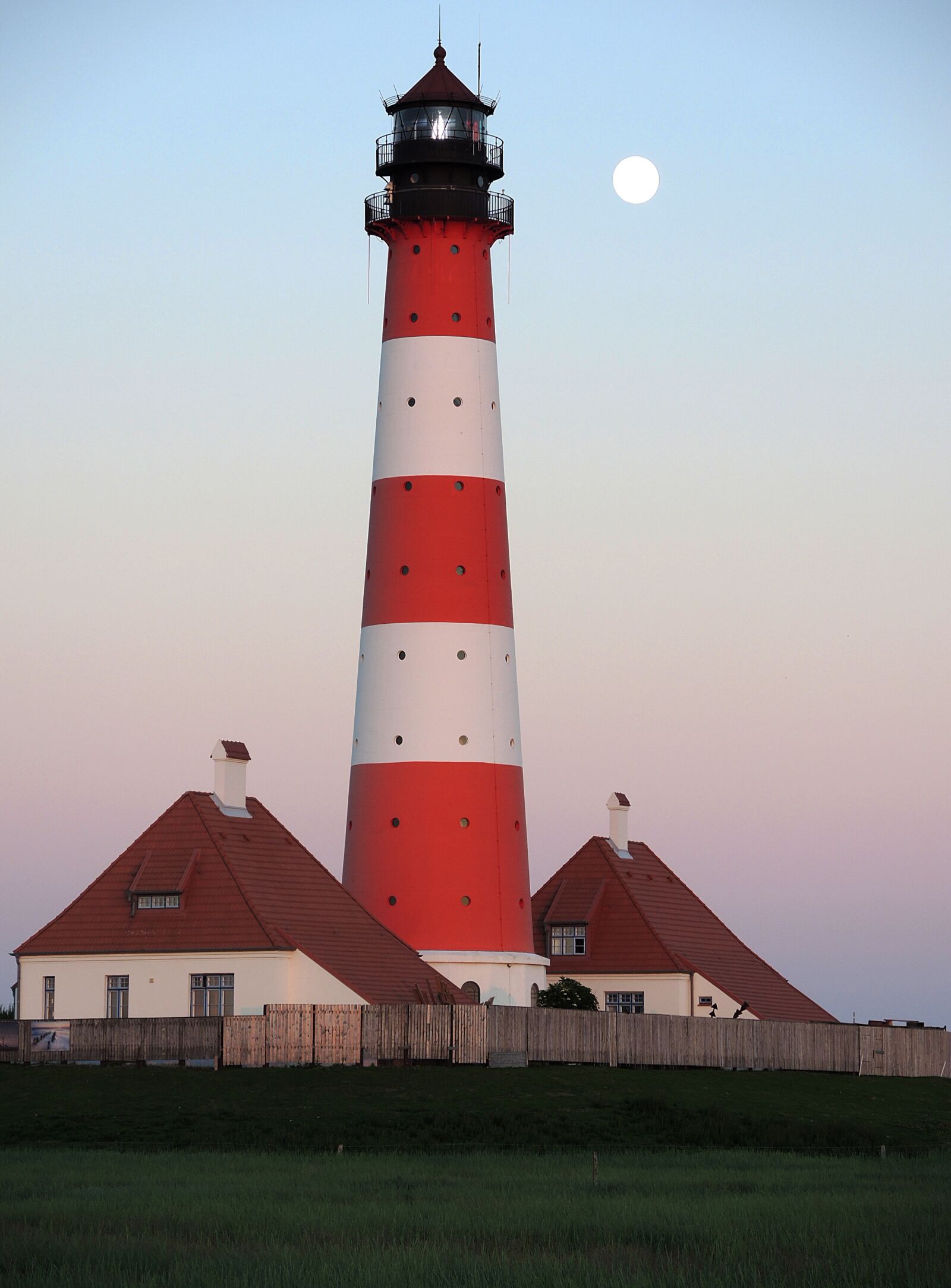 Nikon Coolpix P7700 sample photo. Lighthouse, westerhever, full moon photography