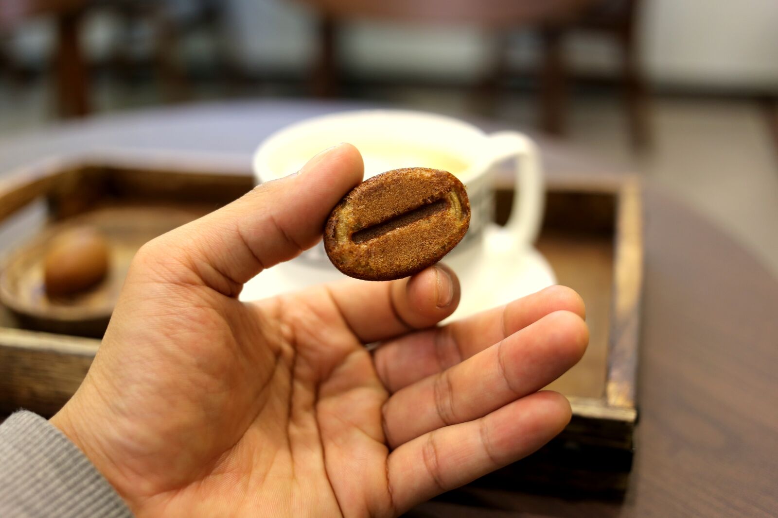 Canon EF 40mm F2.8 STM sample photo. Coffee, food, hand photography