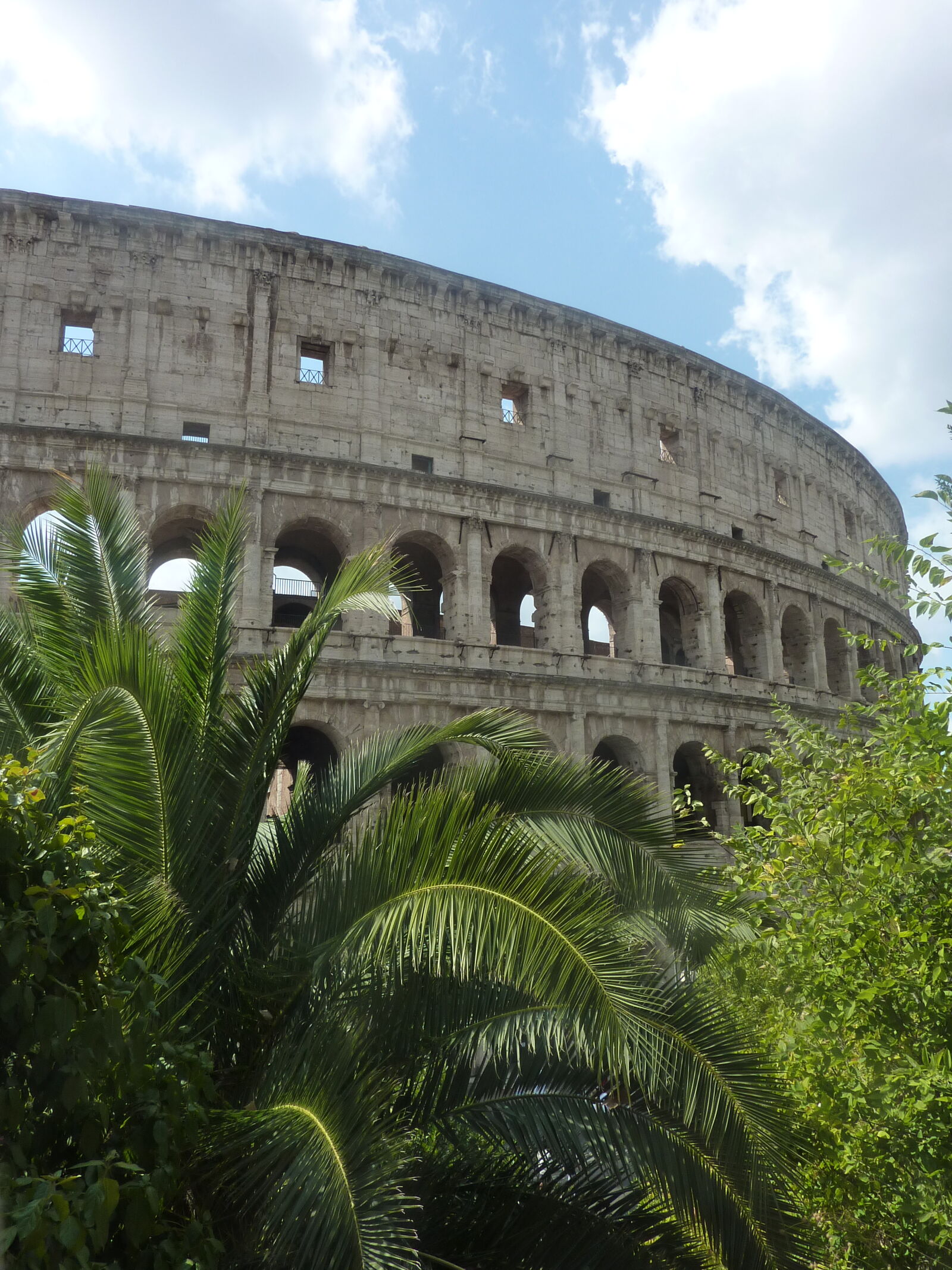 Panasonic DMC-TZ7 sample photo. Colosseum photography