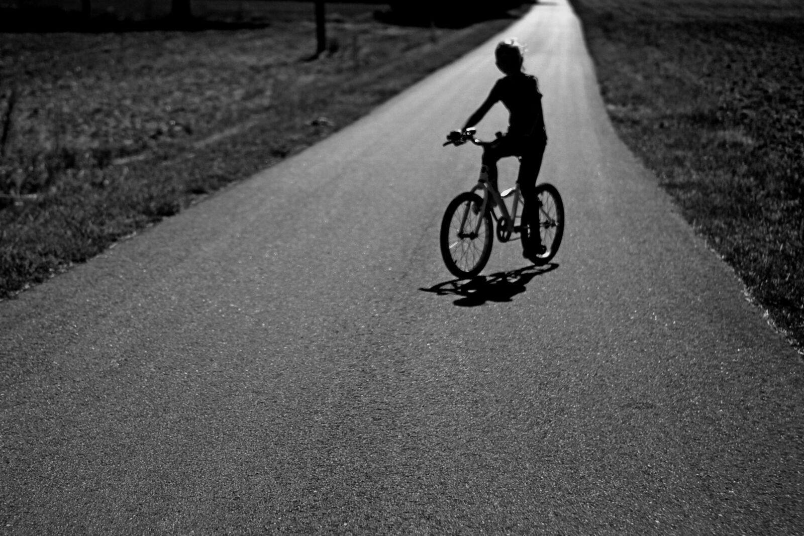 Canon EOS 1200D (EOS Rebel T5 / EOS Kiss X70 / EOS Hi) sample photo. Bike, way, the silhouette photography