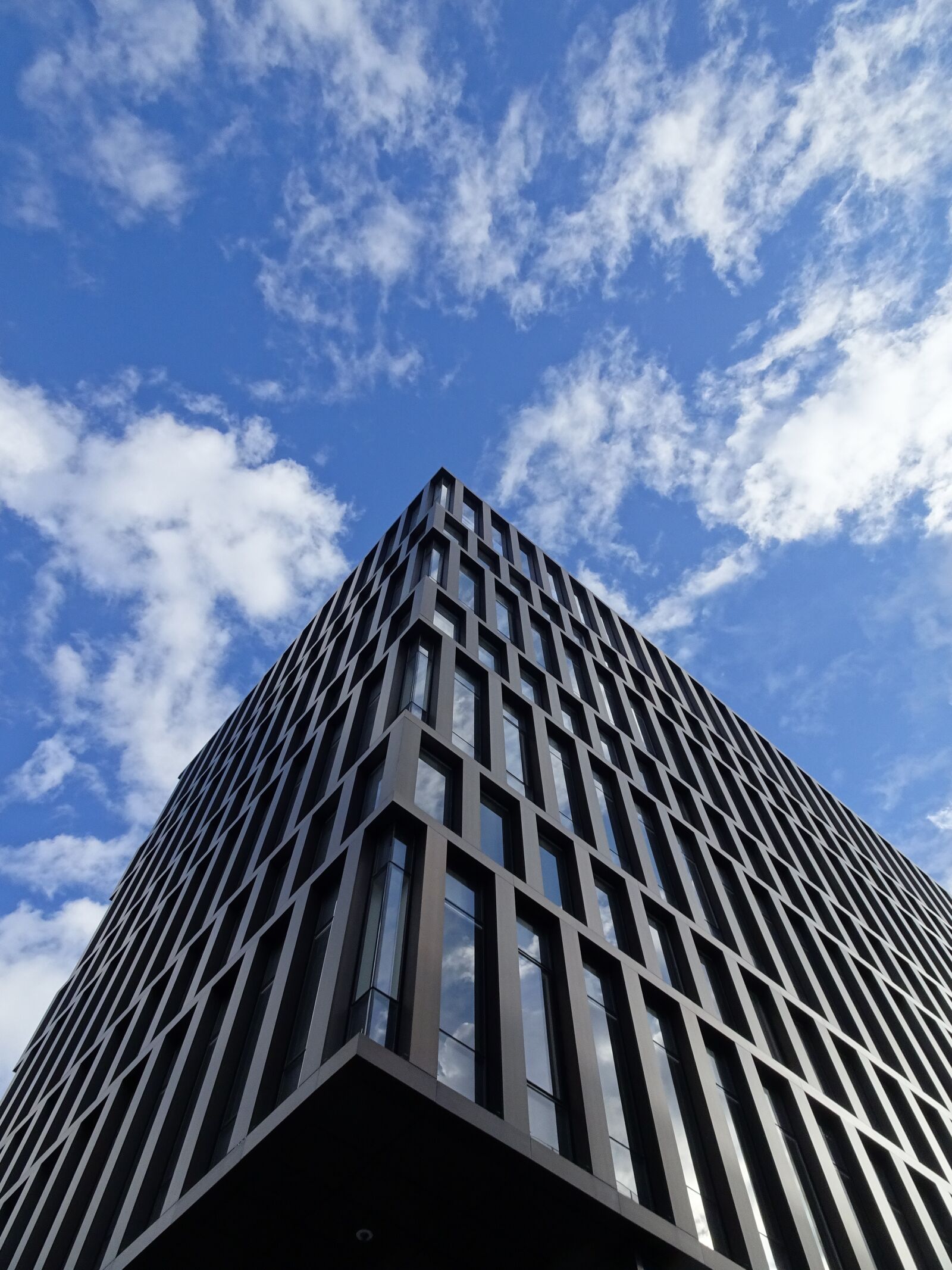 Sony Cyber-shot DSC-HX90V sample photo. Modern architecture, office building photography