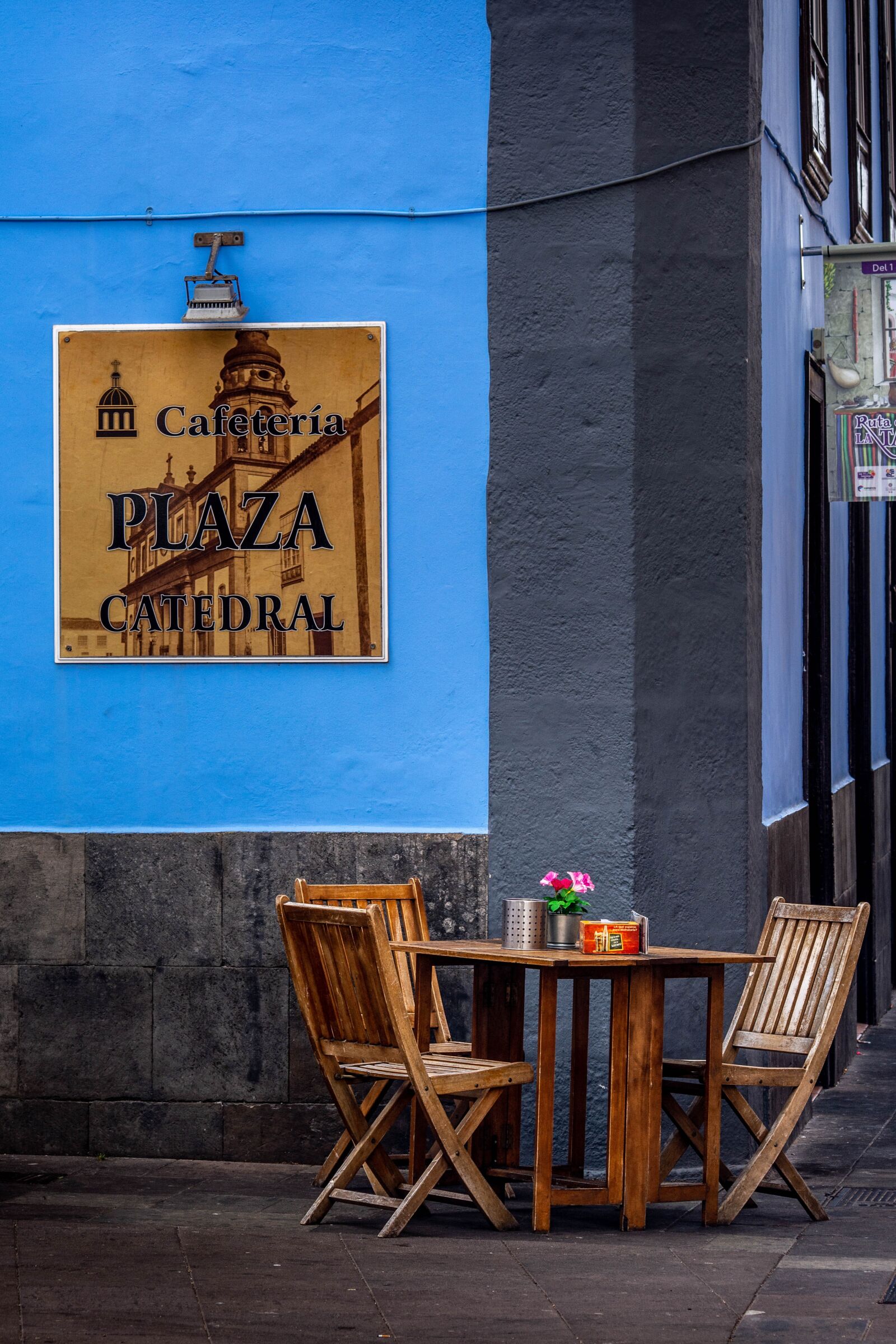 Nikon D5200 sample photo. Blue, city, architecture photography