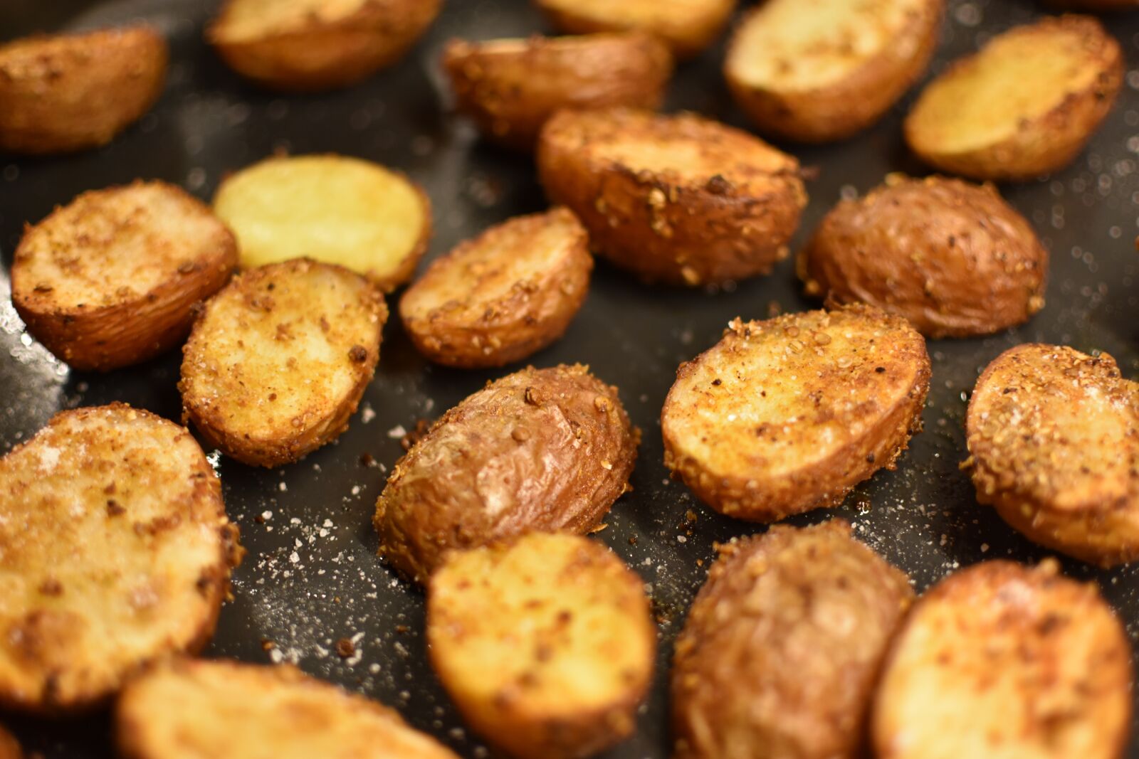 Nikon D3400 sample photo. Fried potatoes, spice, eat photography