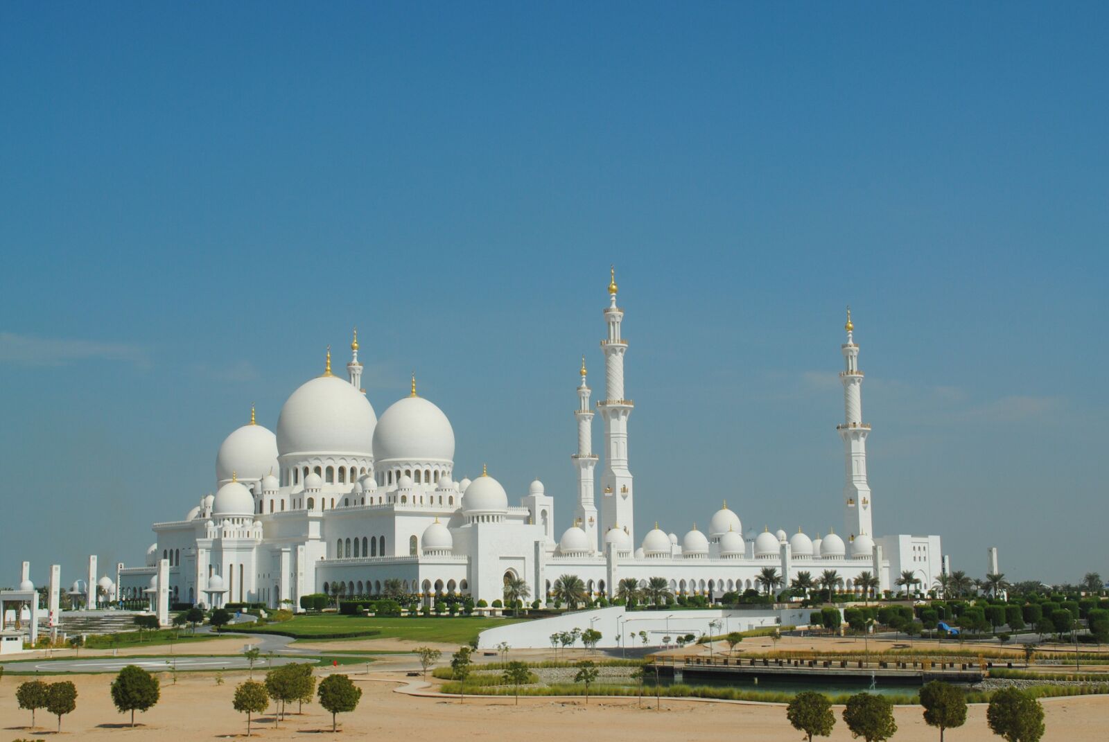Nikon D3000 sample photo. Mosque, abu dhabi, white photography
