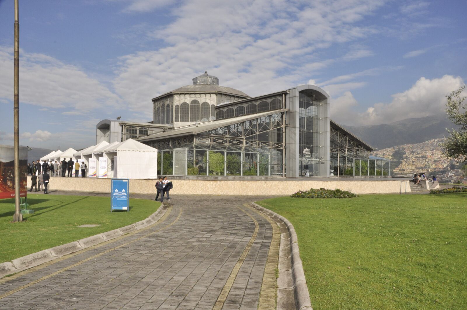 Nikon D90 sample photo. Cristal, palace, quito photography