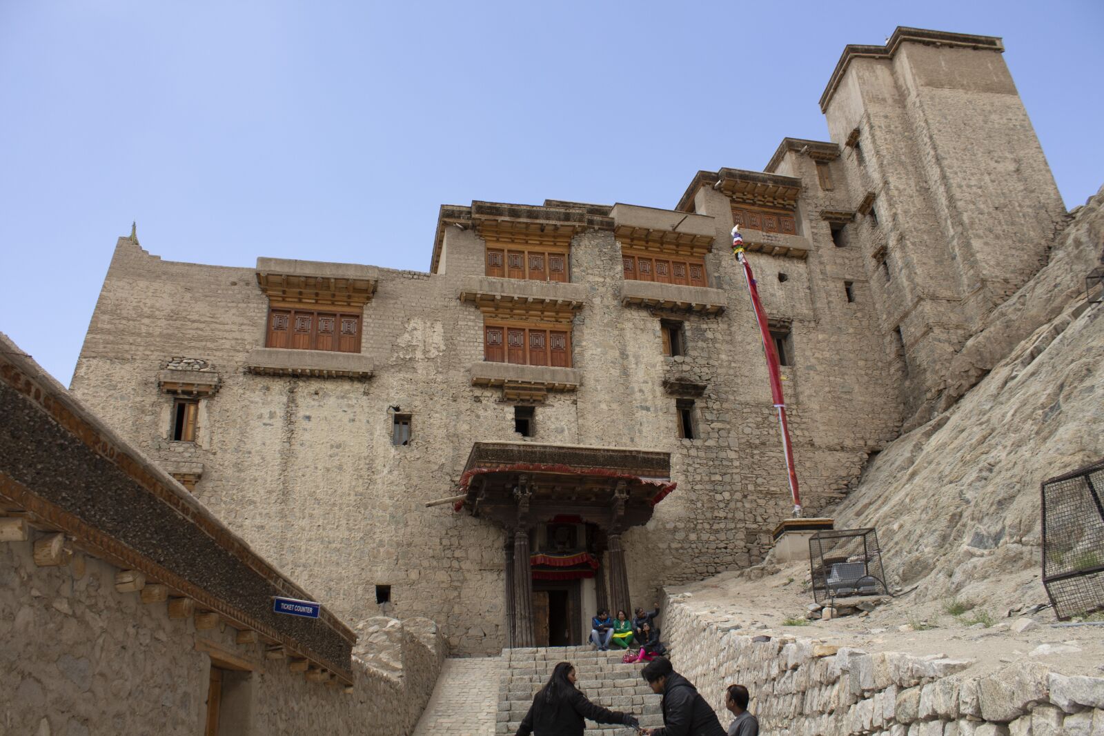Canon EOS 700D (EOS Rebel T5i / EOS Kiss X7i) sample photo. Leh, palace, ladakh photography