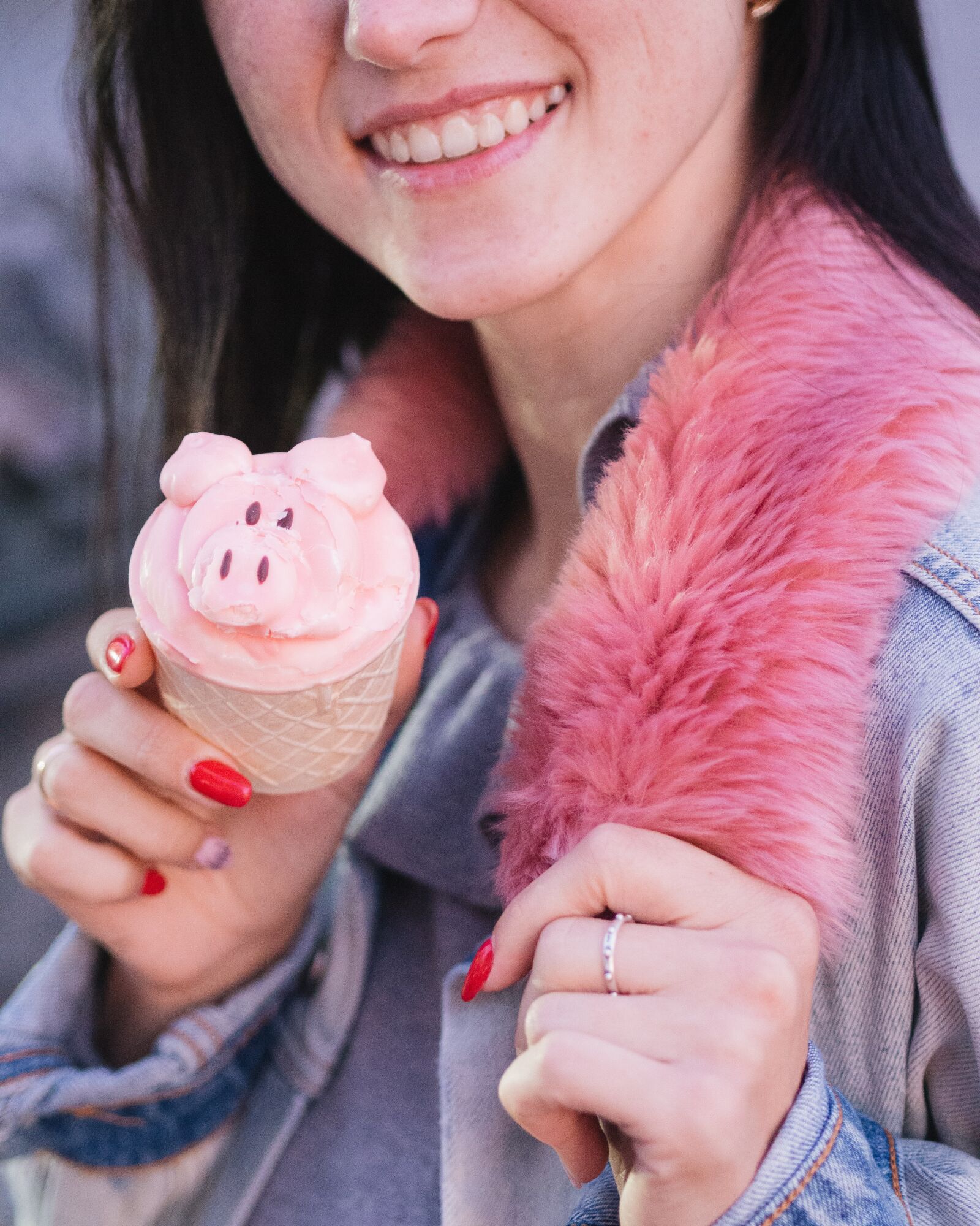 Olympus OM-D E-M10 + Olympus M.Zuiko Digital 45mm F1.8 sample photo. Smile, piggy, pig photography