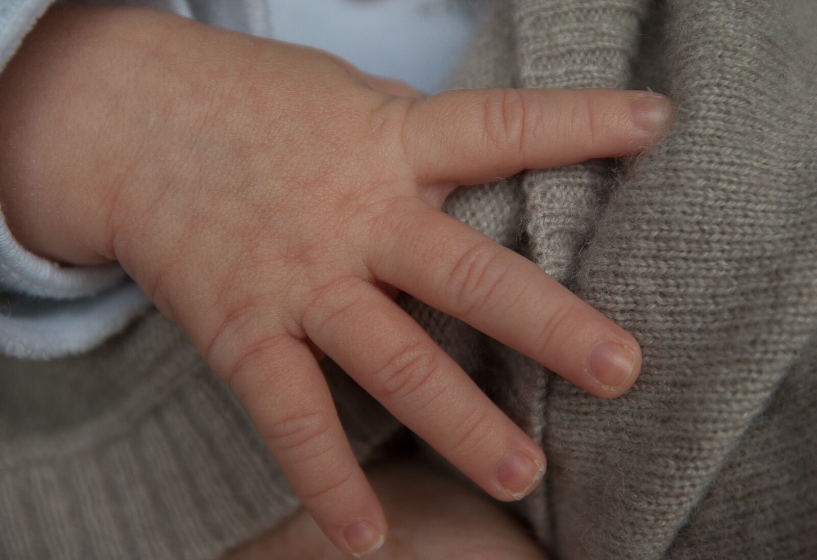 Pentax K10D sample photo. Hand, baby, child photography