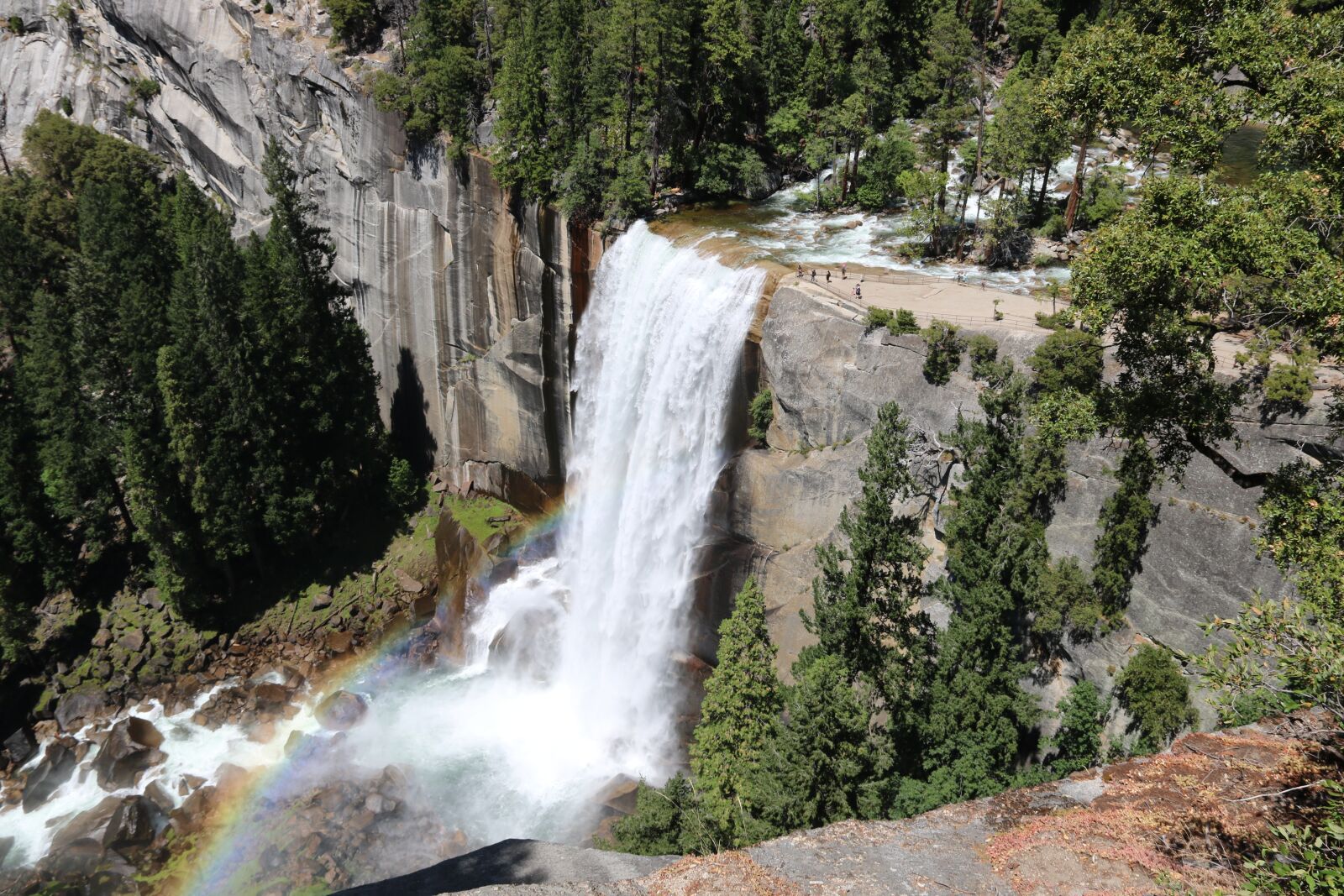 Canon EOS 760D (EOS Rebel T6s / EOS 8000D) + Canon EF-S 18-200mm F3.5-5.6 IS sample photo. Yosemite, waterfall, landscape photography