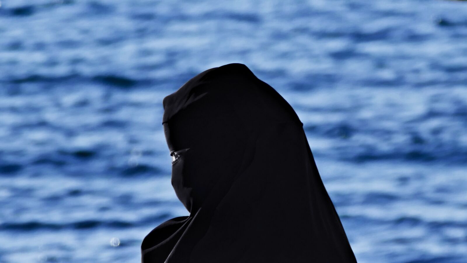 Panasonic Lumix DMC-FZ1000 sample photo. Islam, islamic girl, jordan photography