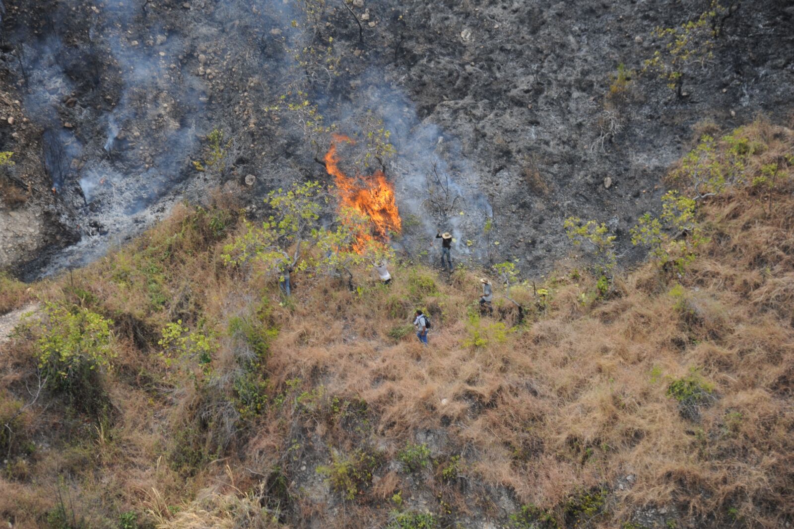 Nikon D700 sample photo. Mountain, fire, disaster photography