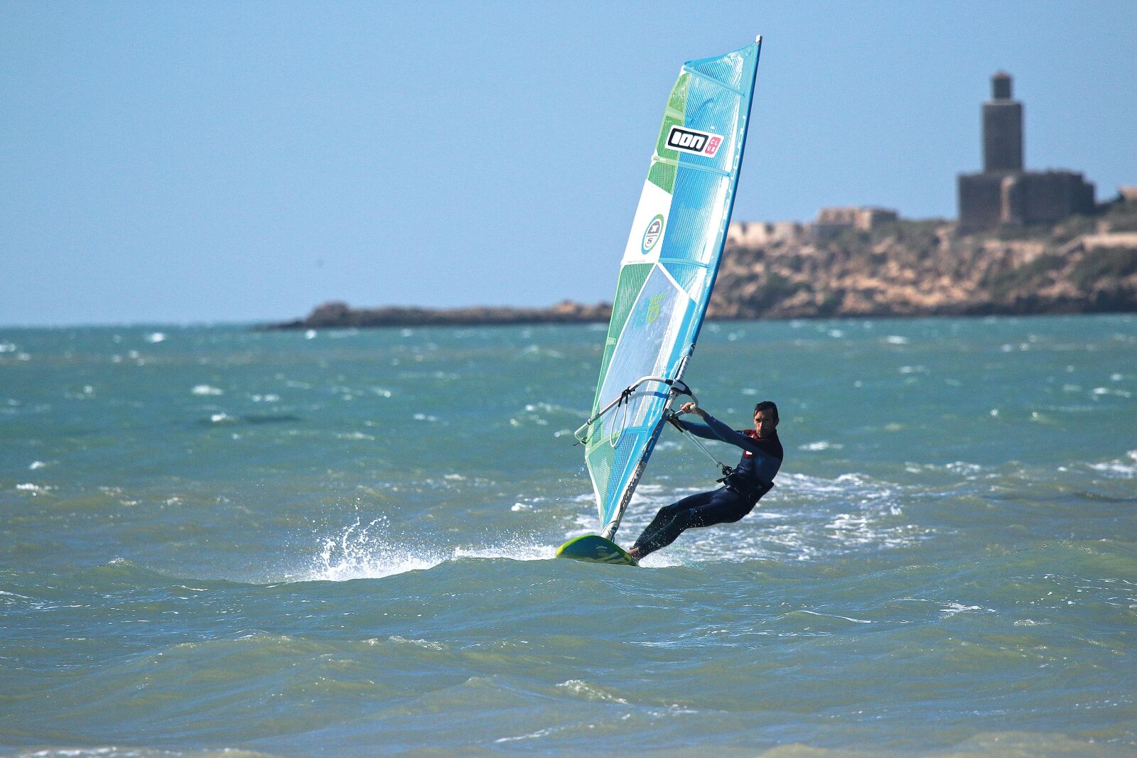 Canon EF 100-400mm F4.5-5.6L IS USM sample photo. Surf, surfer, sea photography