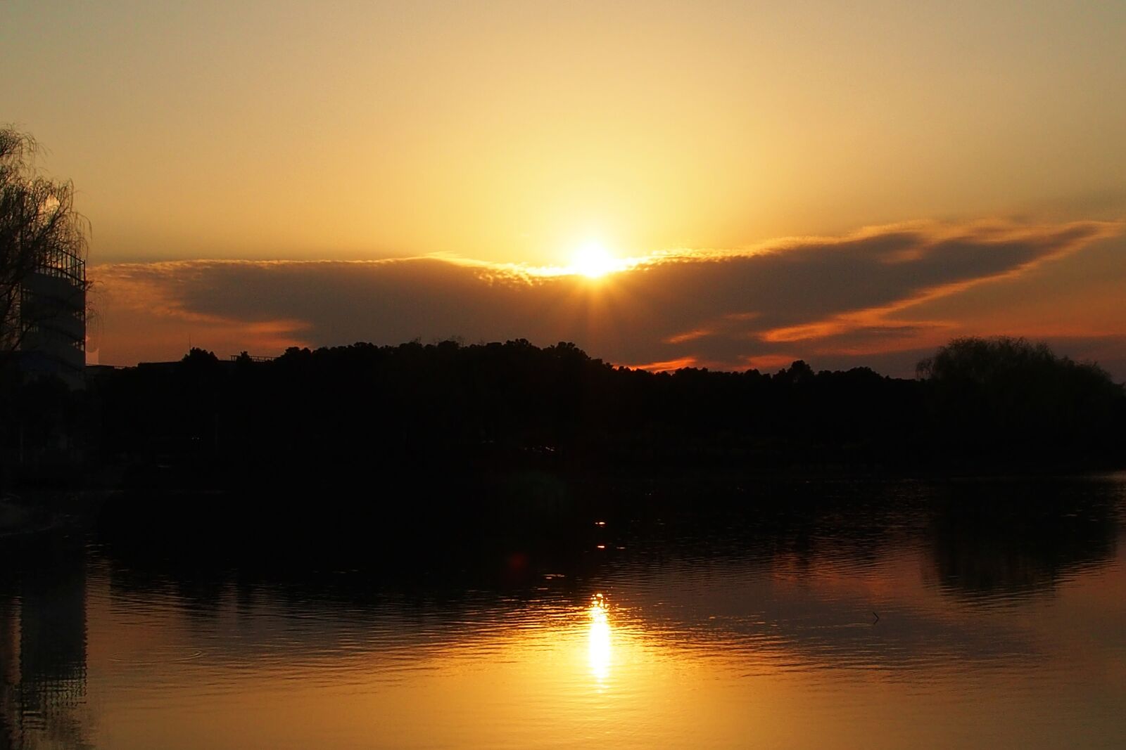 Olympus OM-D E-M5 sample photo. Sunset, the scenery, reflection photography
