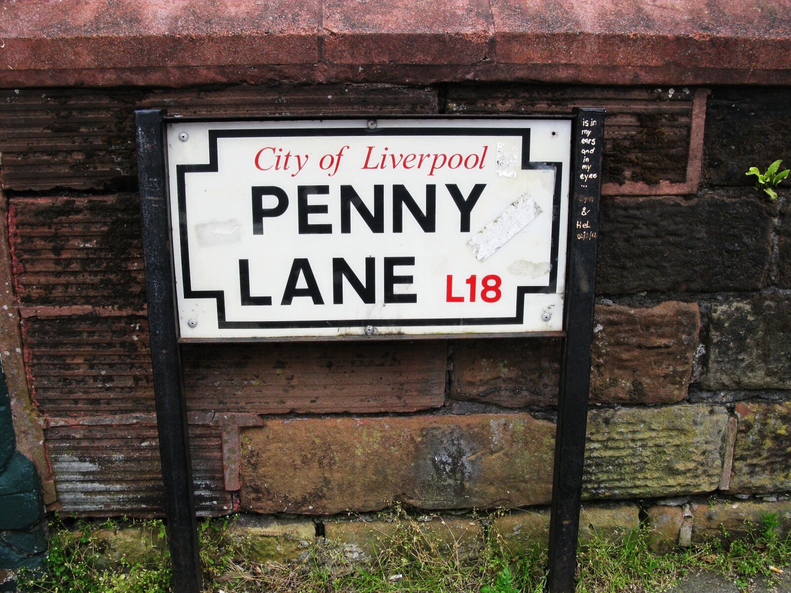 Canon PowerShot A2000 IS sample photo. Beatles, penny lane, liverpool photography