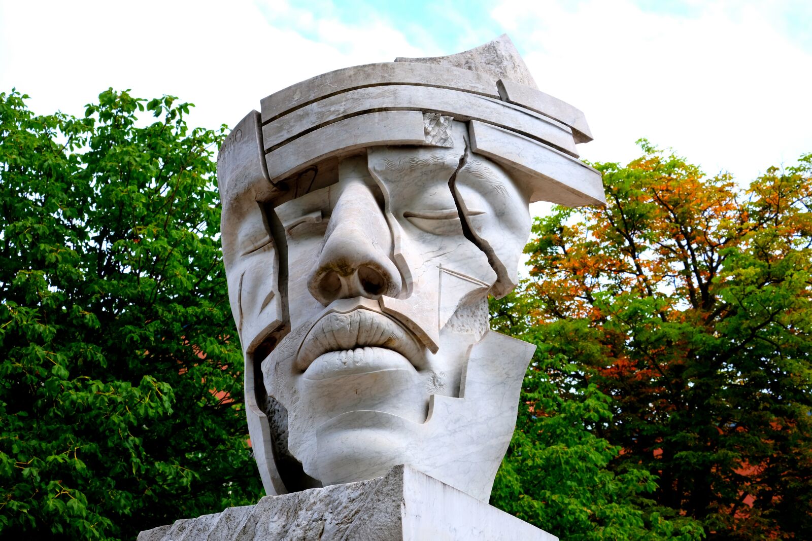 Fujifilm X-T20 sample photo. Face, sculpture, statue photography