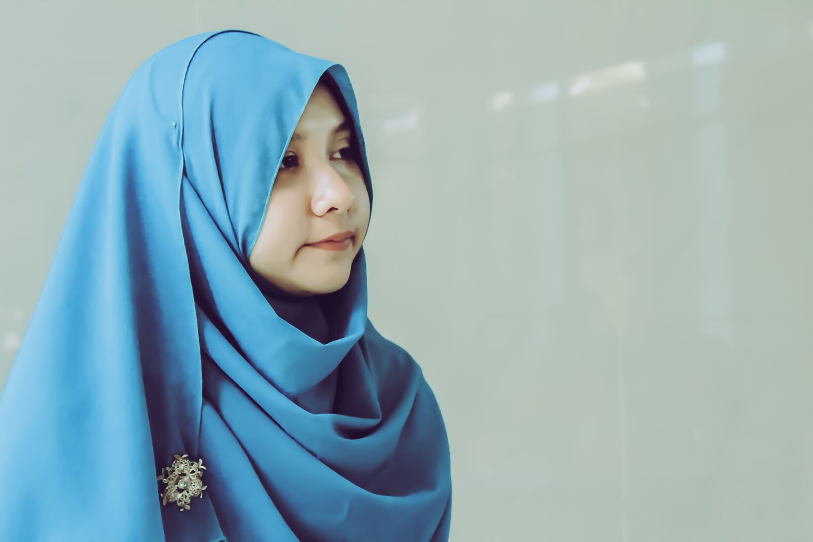 Canon EOS 1200D (EOS Rebel T5 / EOS Kiss X70 / EOS Hi) sample photo. Girl, indonesian, staring photography