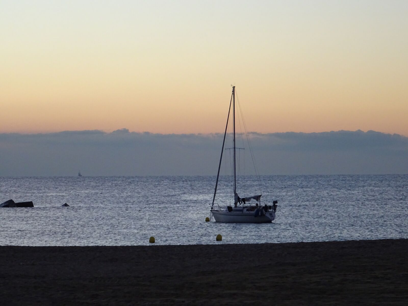 Sony DSC-HX60V sample photo. Boat, sea, costa photography