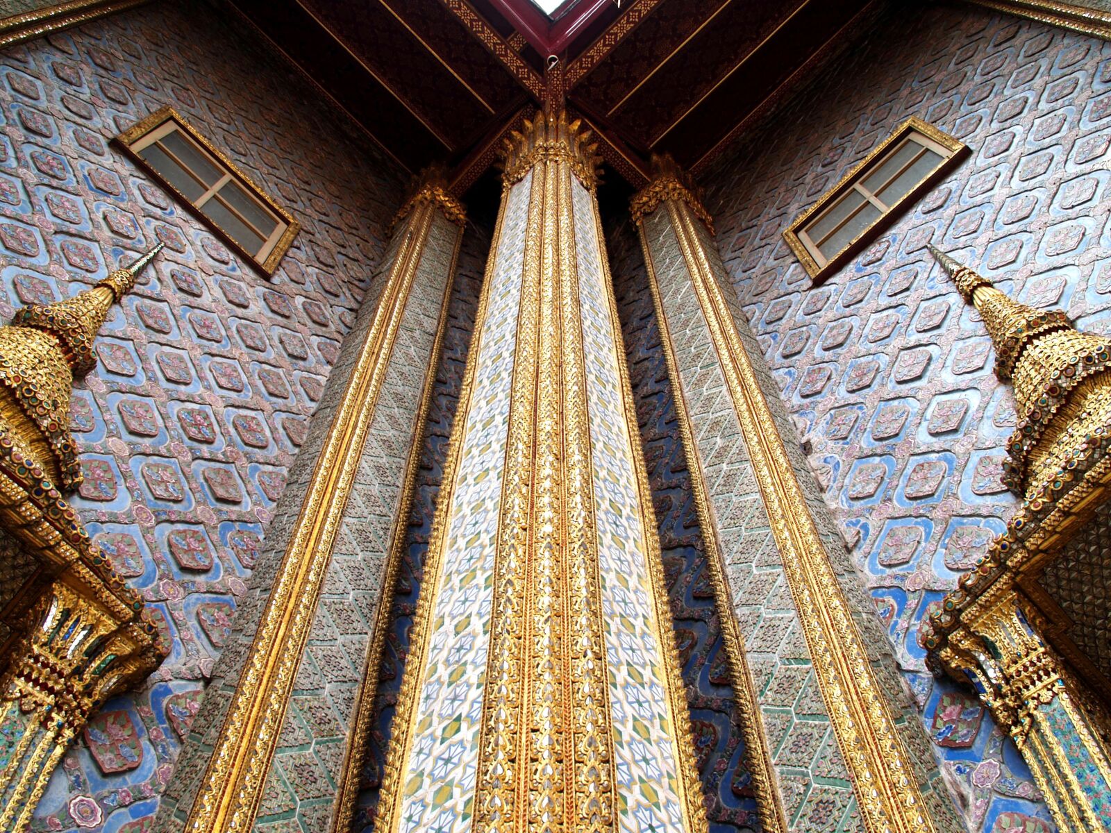 Olympus E-300 (EVOLT E-300) sample photo. Bangkok, grand, wat photography