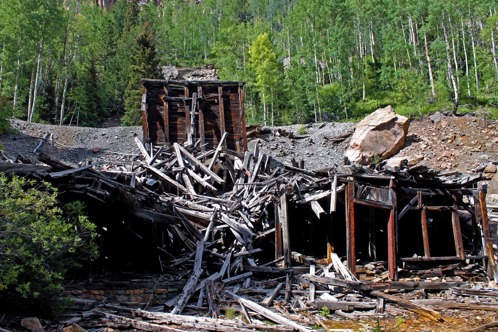 Canon EOS 1100D (EOS Rebel T3 / EOS Kiss X50) sample photo. Old mine, abandoned, collapsed photography