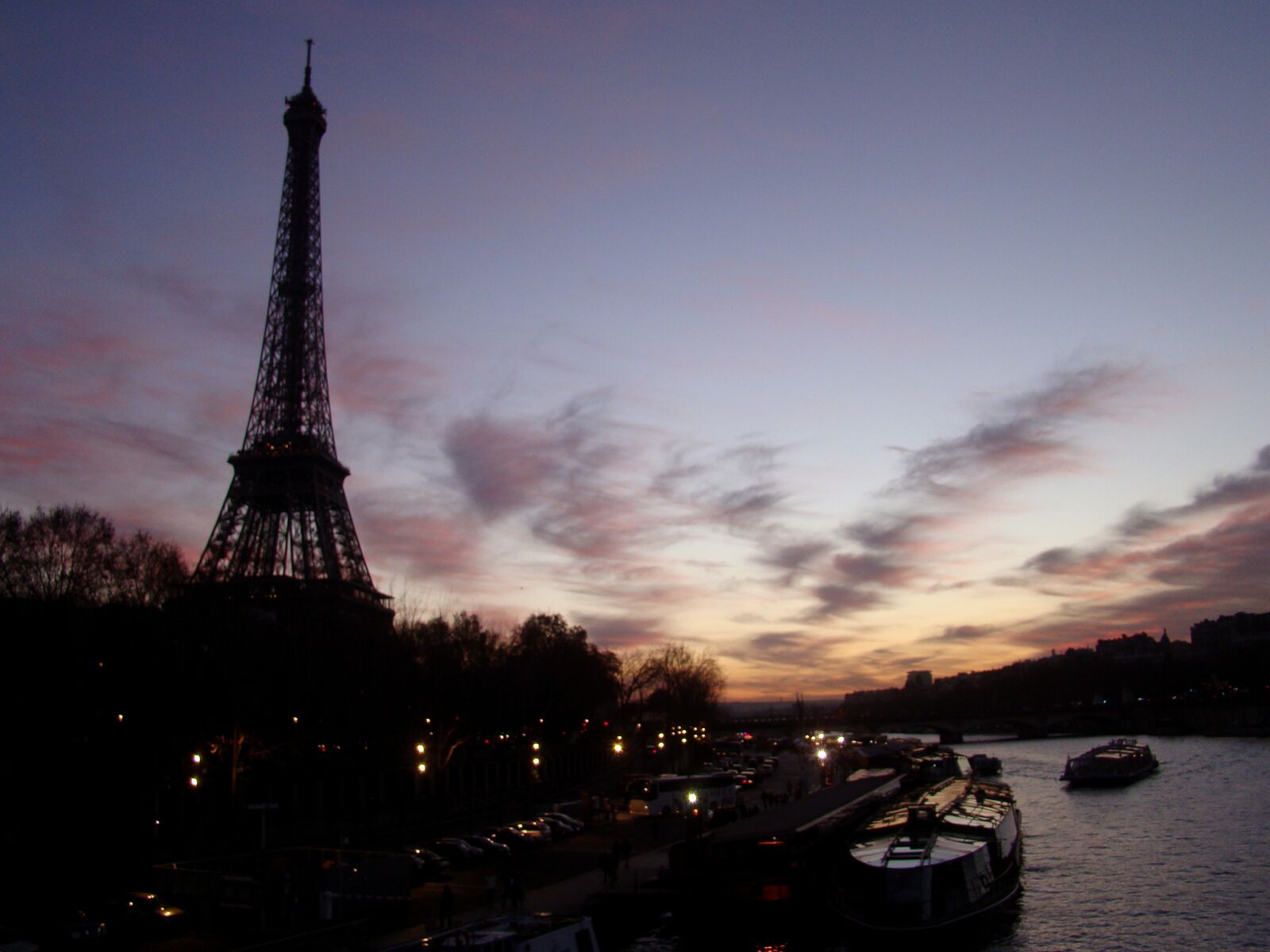 Sony Cyber-shot DSC-H50 sample photo. Eiffel tower, sunset in photography