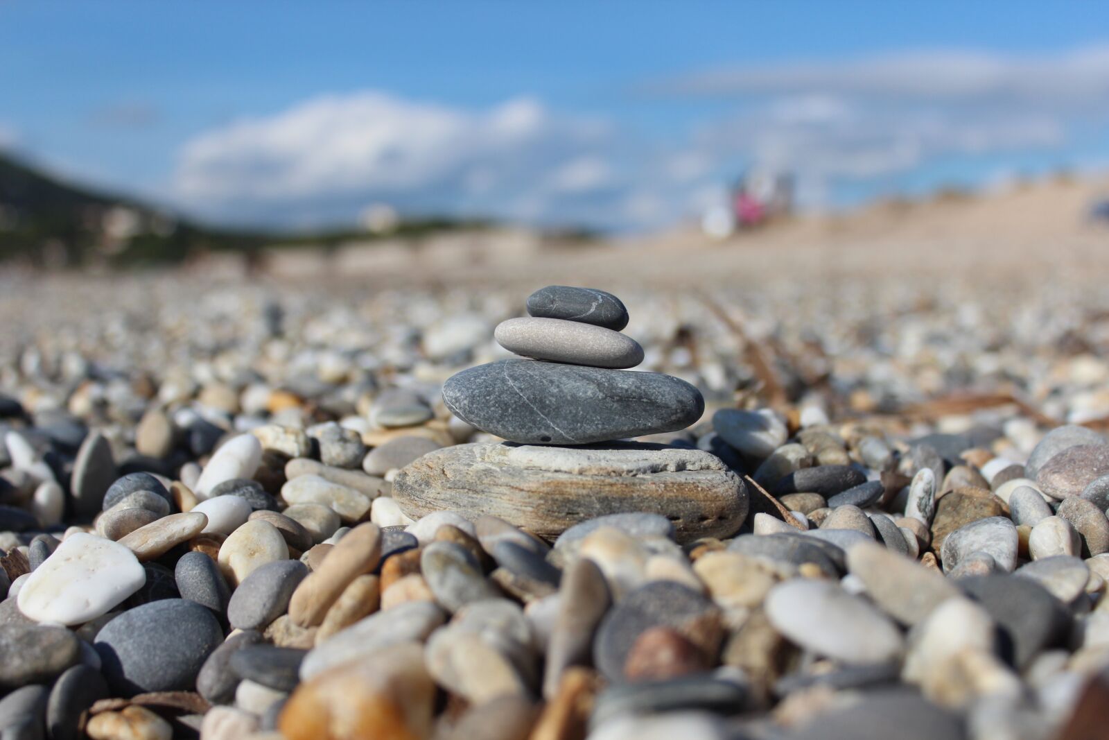 Canon EOS 600D (Rebel EOS T3i / EOS Kiss X5) sample photo. Land art, beach, pebble photography