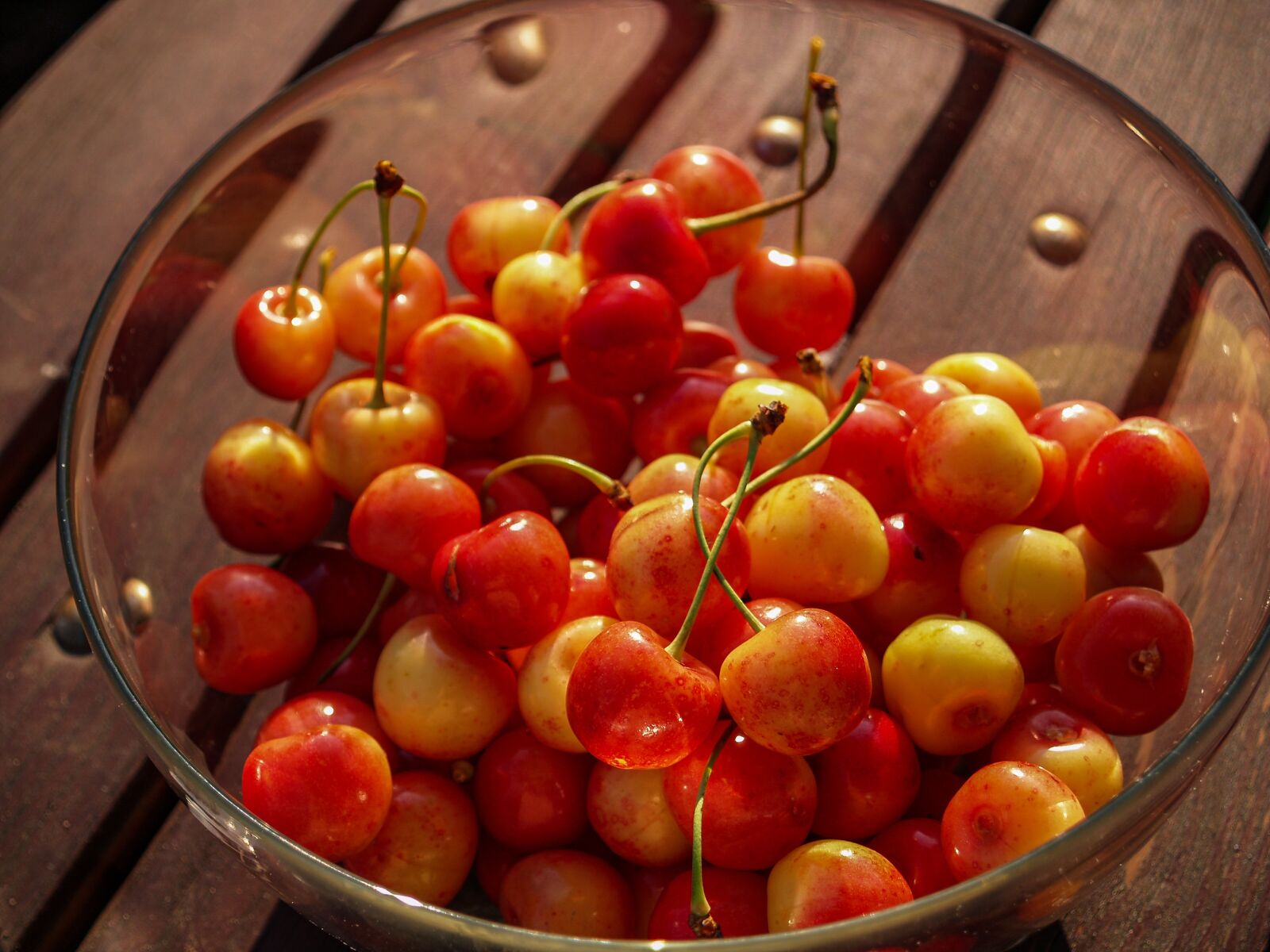 Olympus E-500 (EVOLT E-500) sample photo. Fruit, fresh, cherries photography