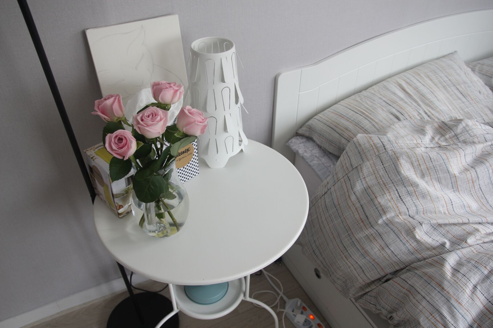 Canon EOS 60D sample photo. Flowers, rose, bedroom photography