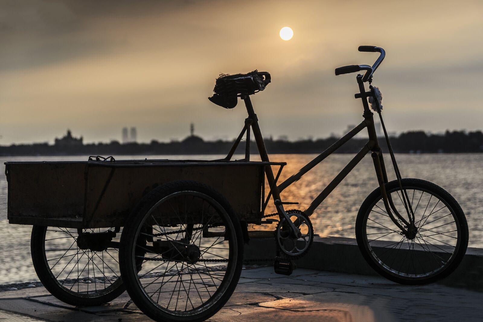 Nikon D7000 sample photo. Dusk, tricycle, songhua river photography
