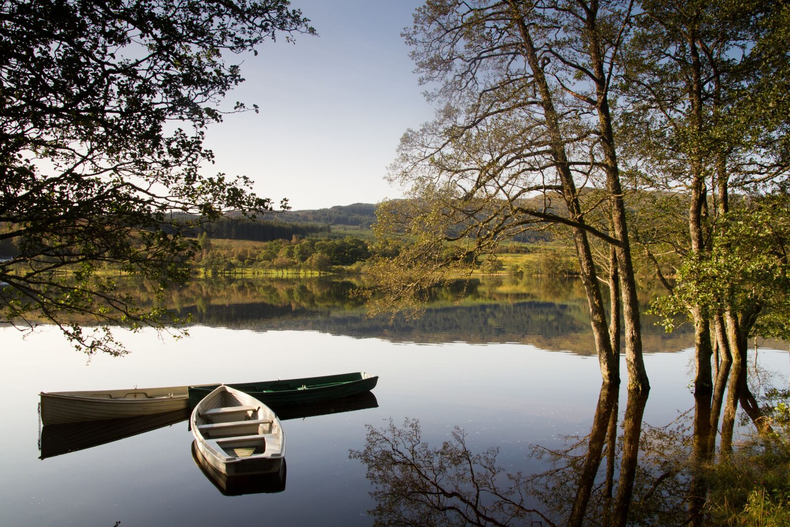Canon EOS 7D sample photo. Lake, boat, still photography