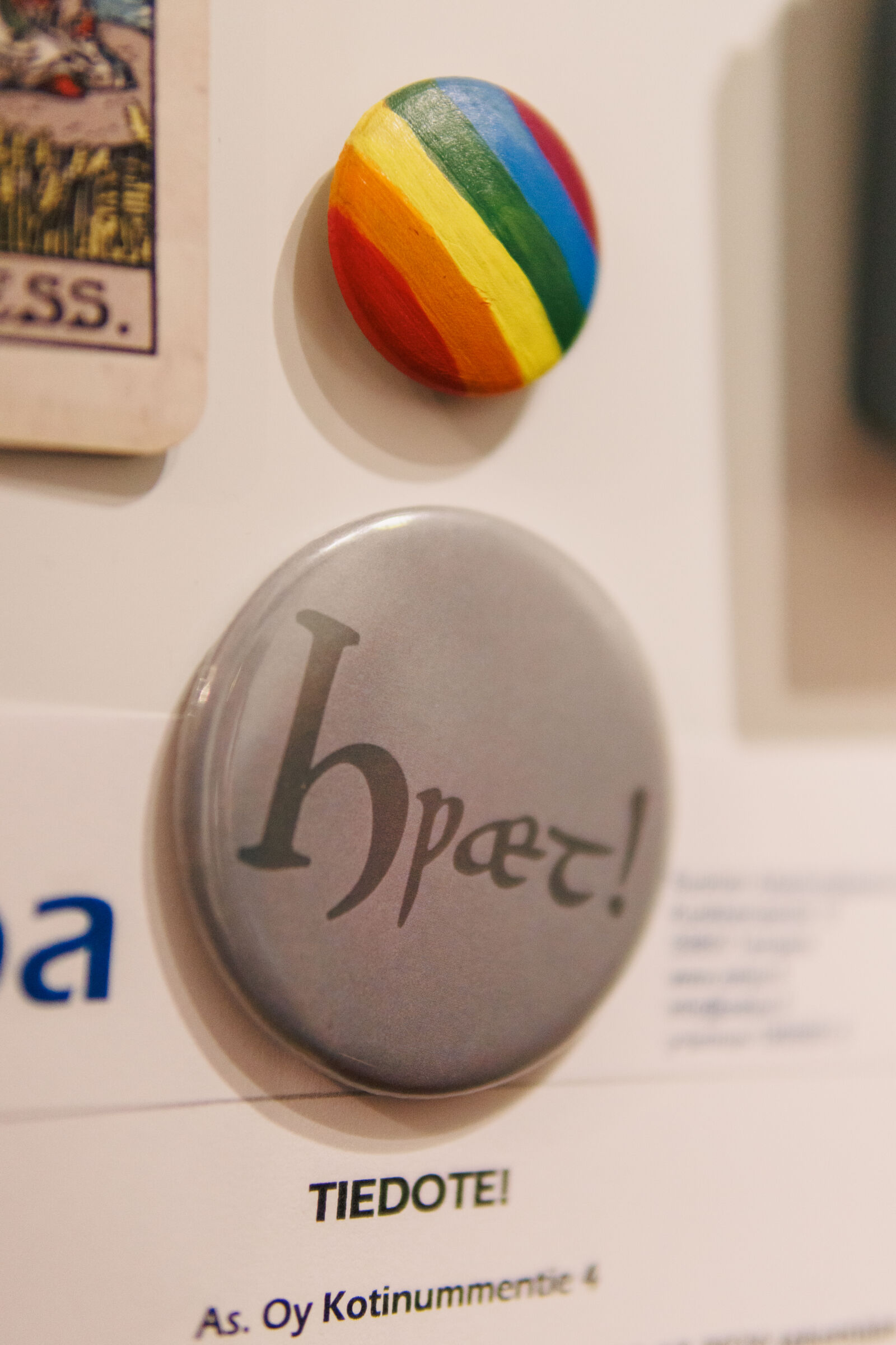 Canon EOS R7 sample photo. Badge fridge photography