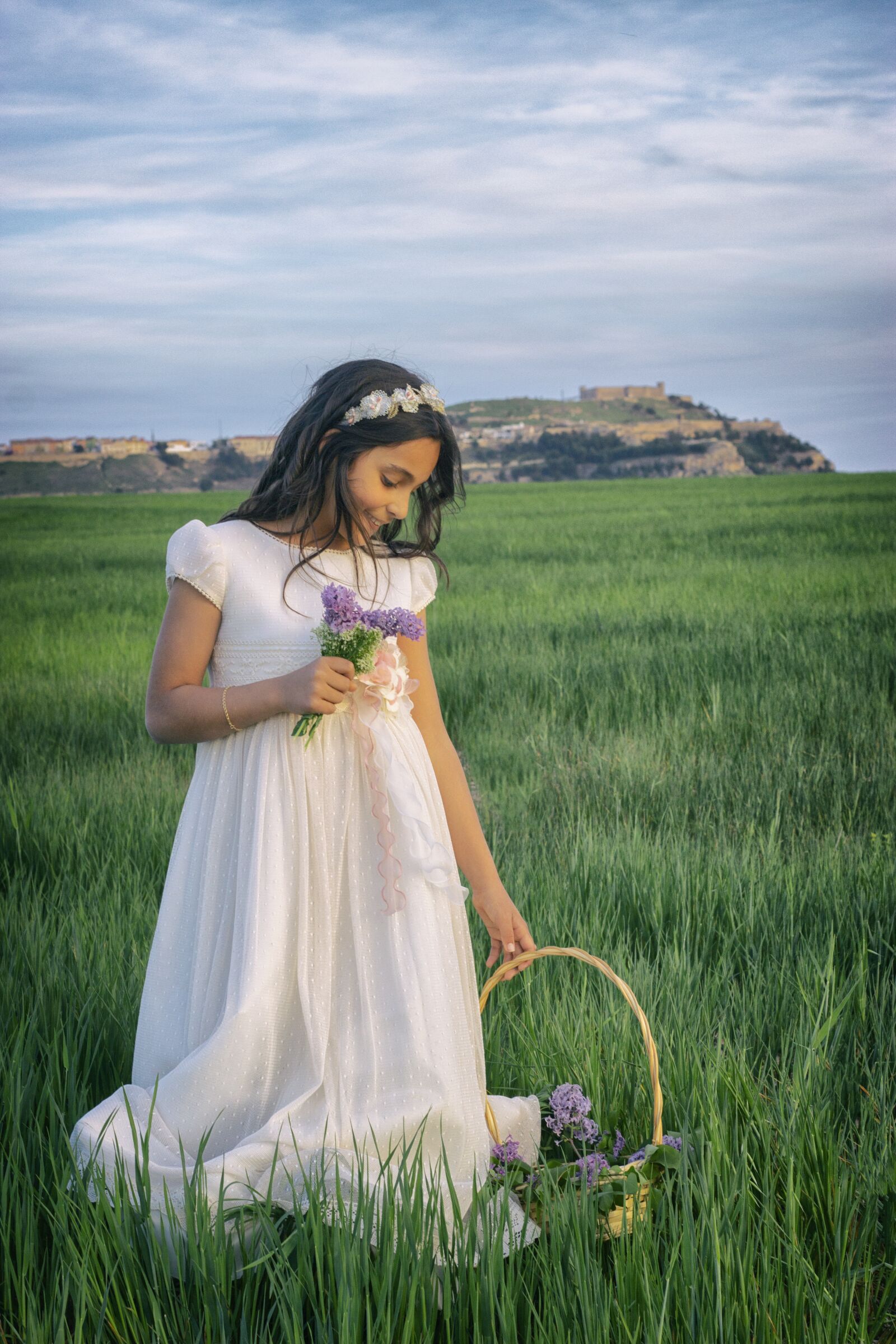 Canon EF 50mm F1.8 STM sample photo. Communion, girl, castle photography