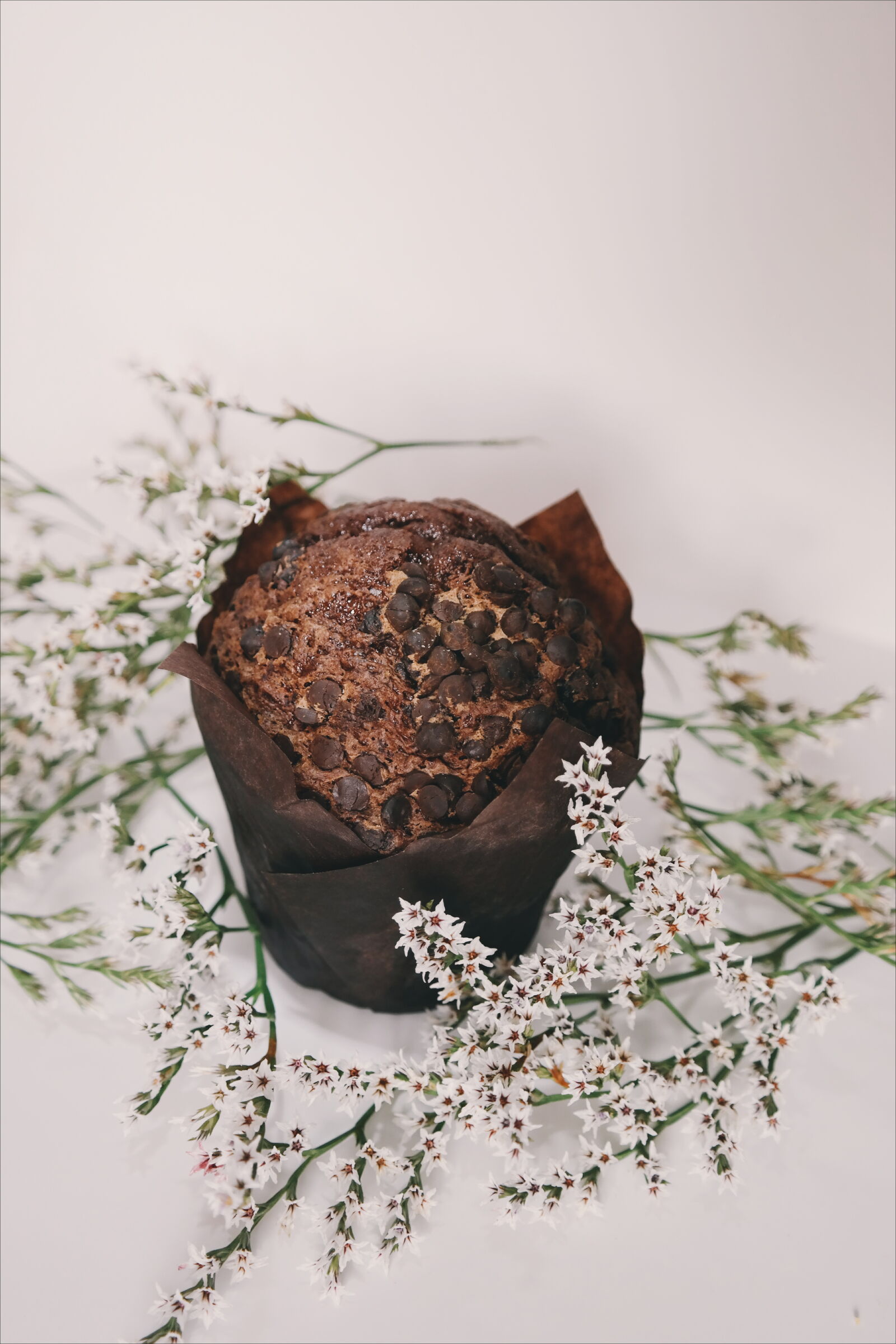 Samsung NX300 sample photo. Chocolate, muffin, top, with photography