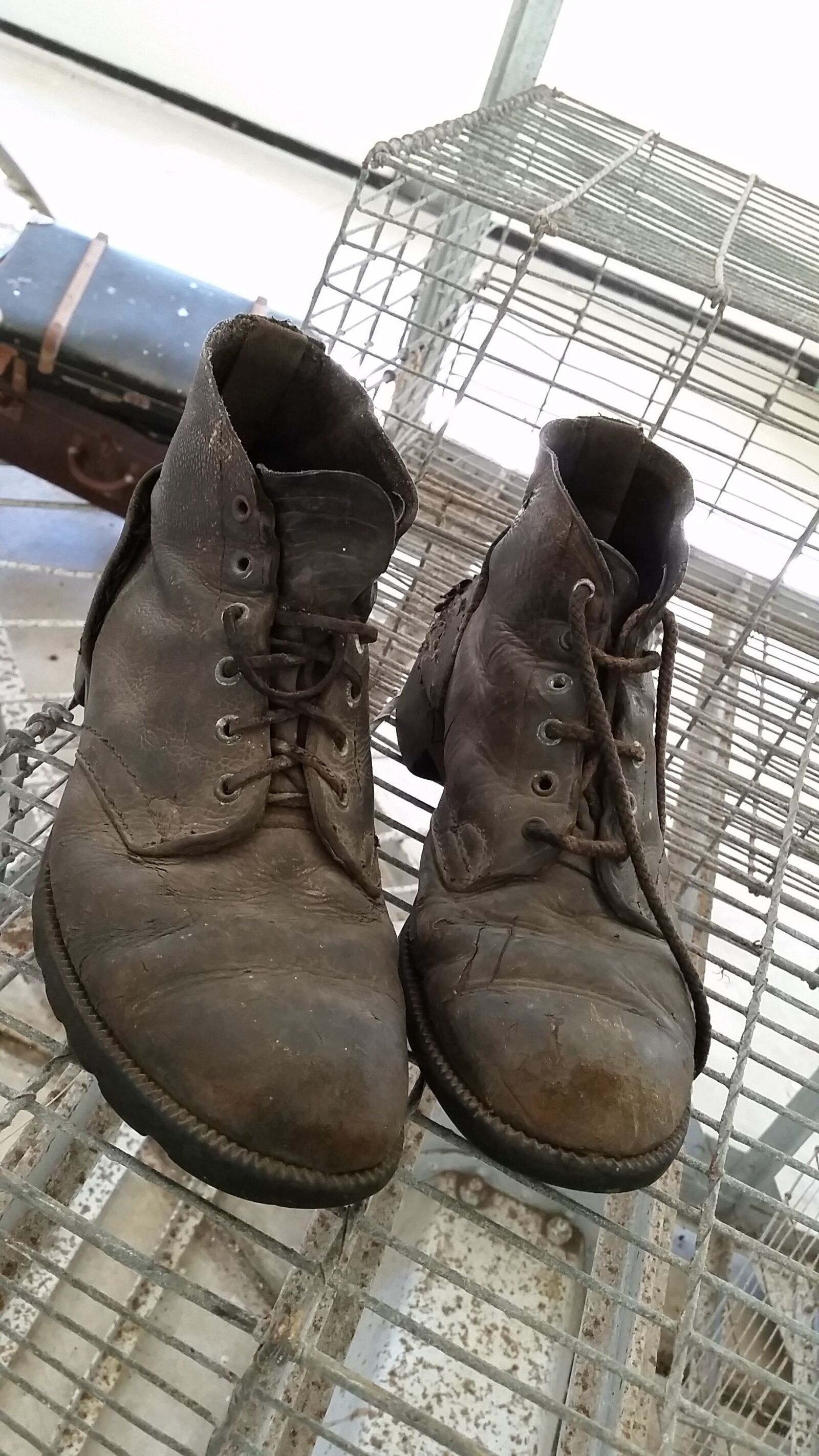 Samsung Galaxy S5 sample photo. Boots, footwear, shoes photography