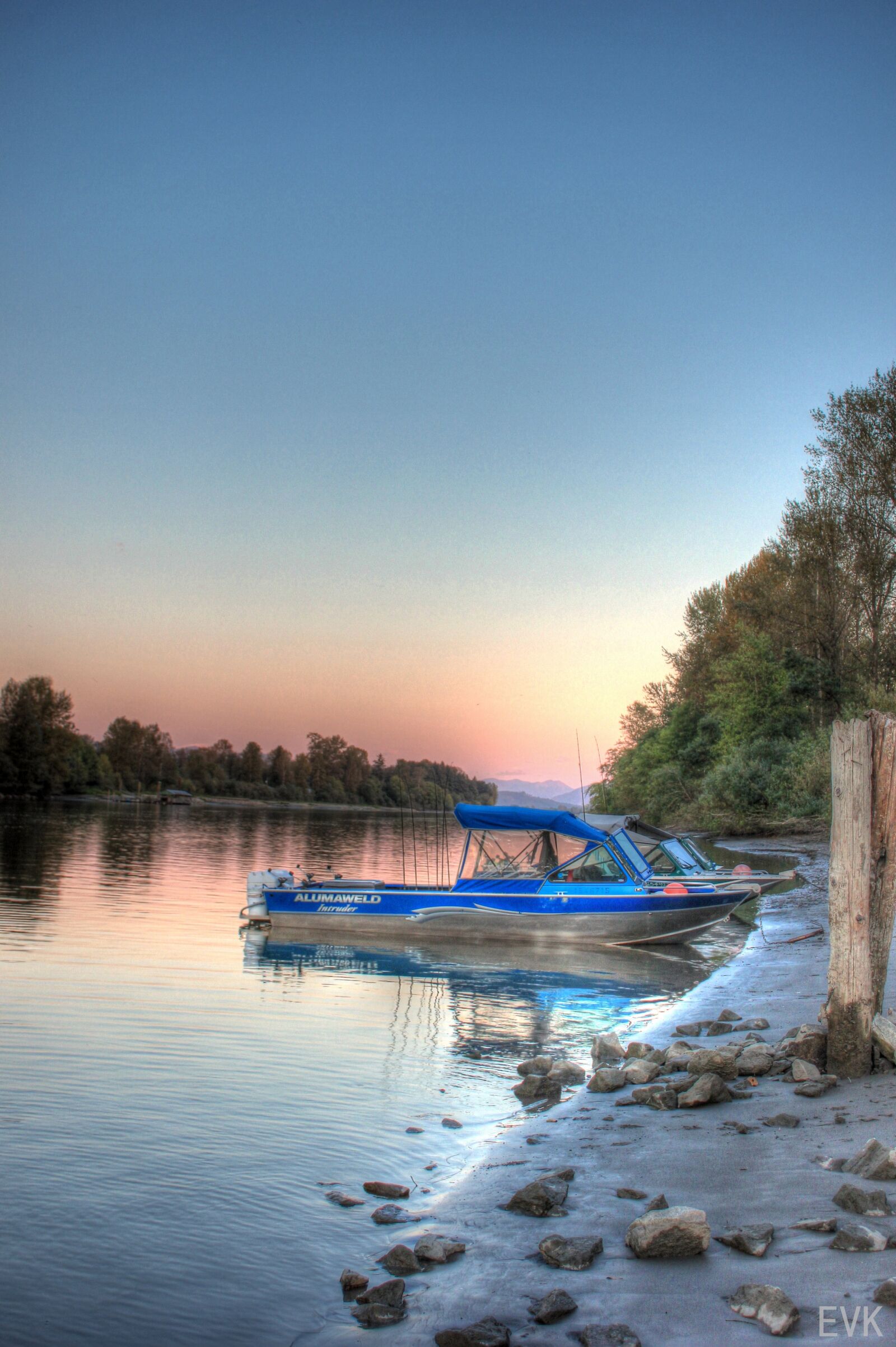 Canon EOS 550D (EOS Rebel T2i / EOS Kiss X4) sample photo. Boat, fraser, river photography